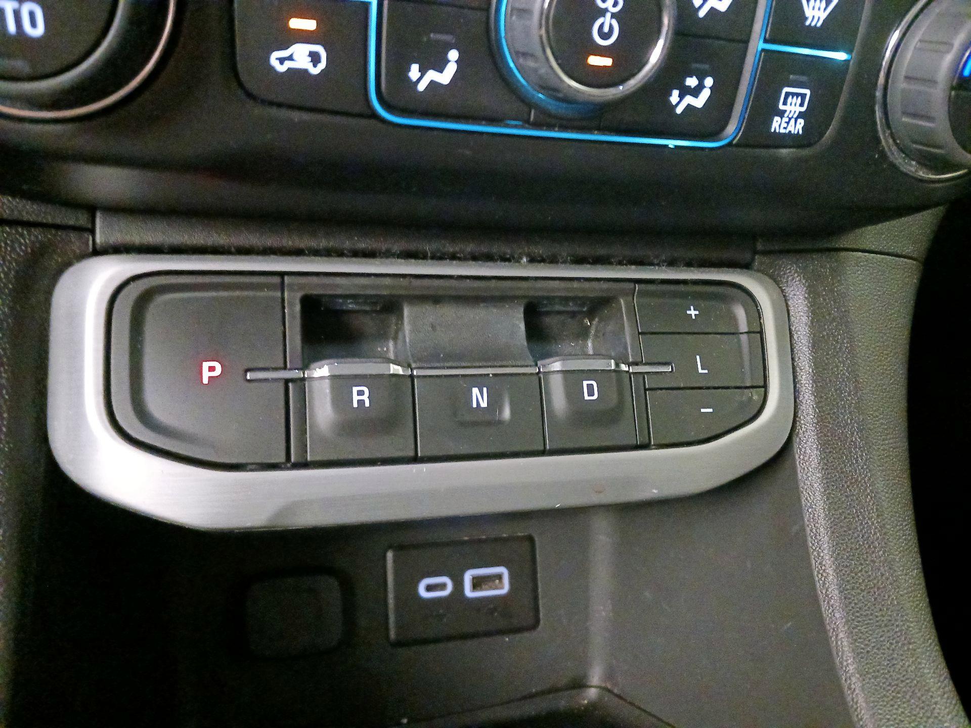 Thumbnail: 2023 GMC Acadia - 17