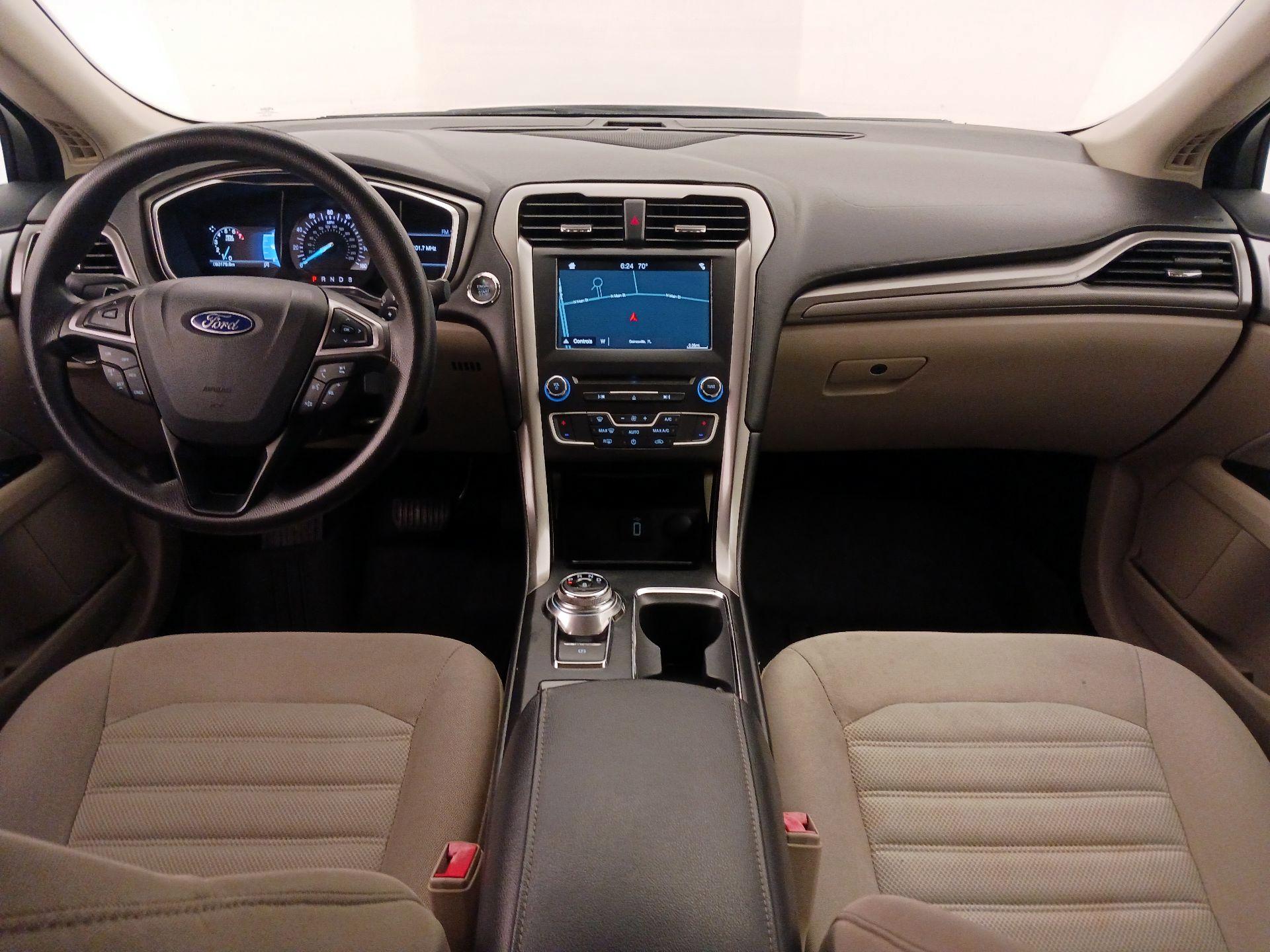Thumbnail: 2017 Ford Fusion - 9
