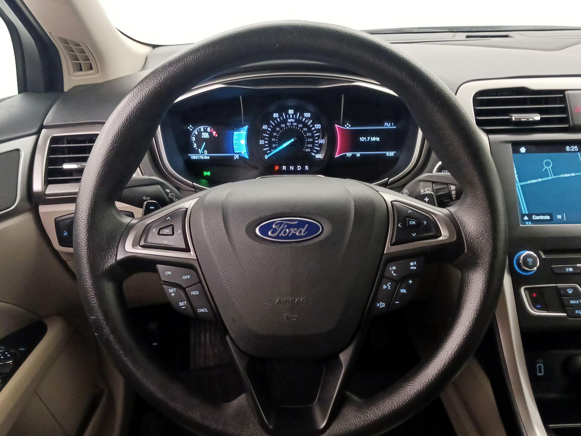 Thumbnail: 2017 Ford Fusion - 10