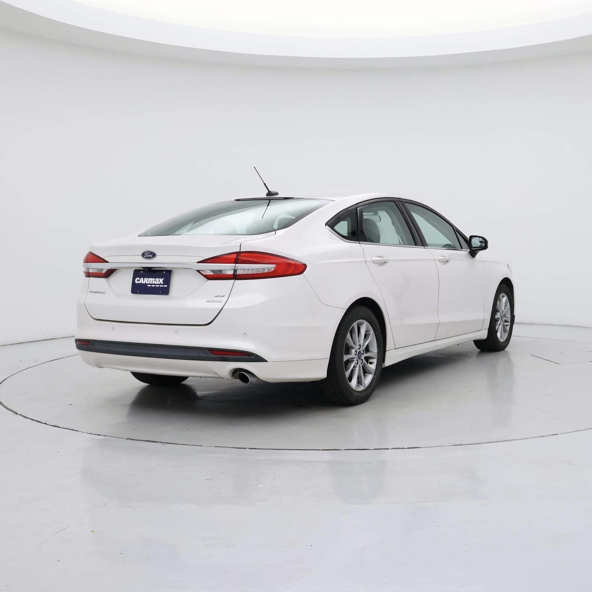 Thumbnail: 2017 Ford Fusion - 8