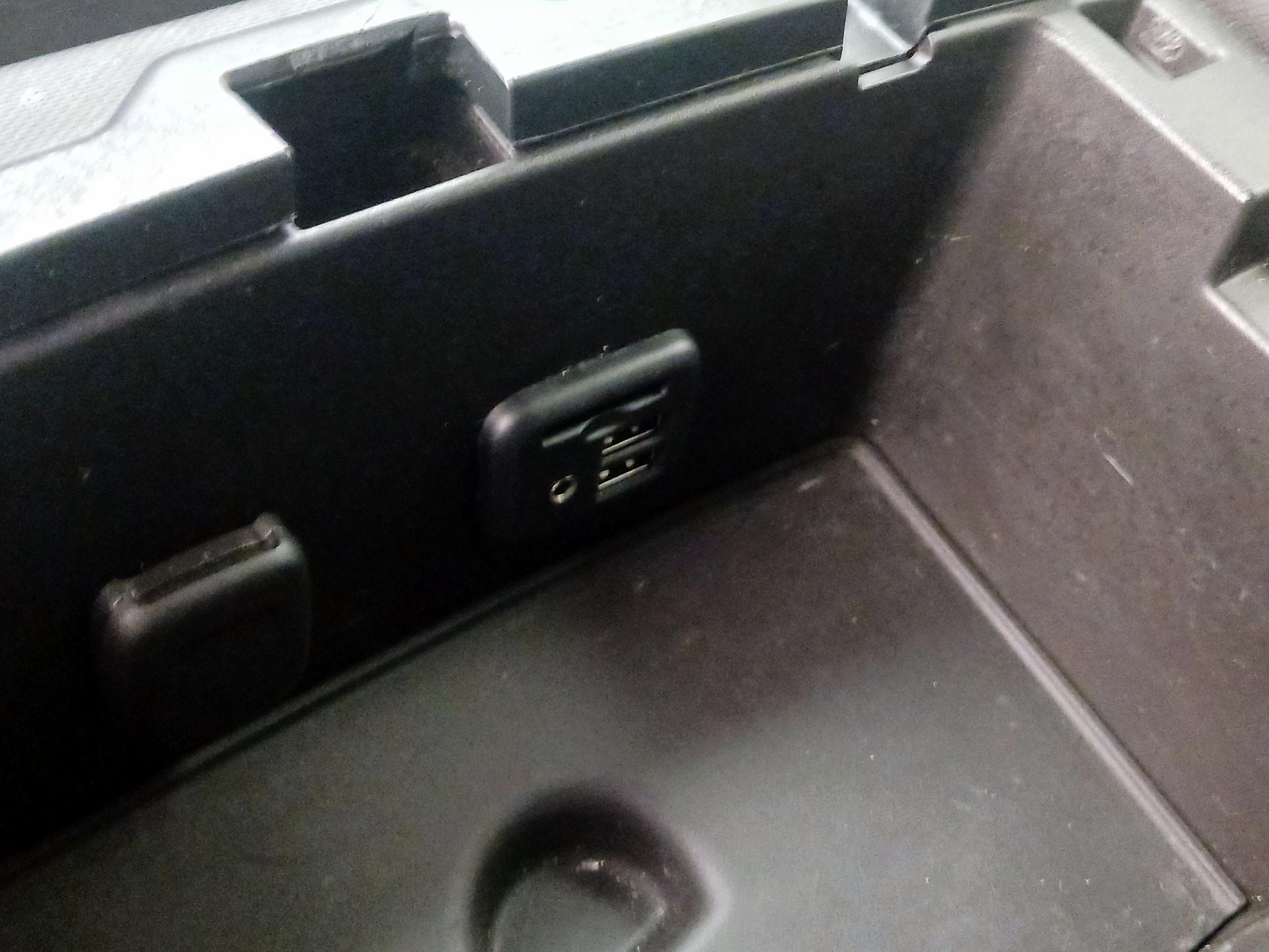 Thumbnail: 2015 Chevrolet Silverado 2500 - 19