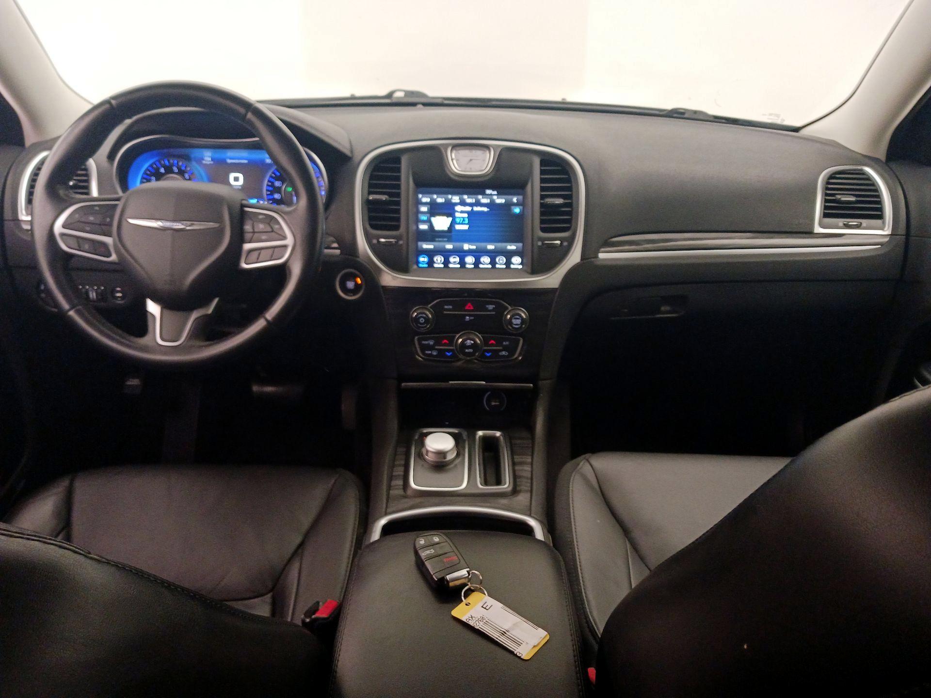 Thumbnail: 2018 Chrysler 300 - 9