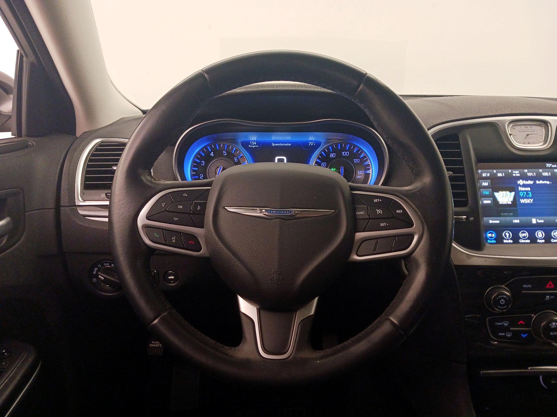 Thumbnail: 2018 Chrysler 300 - 10