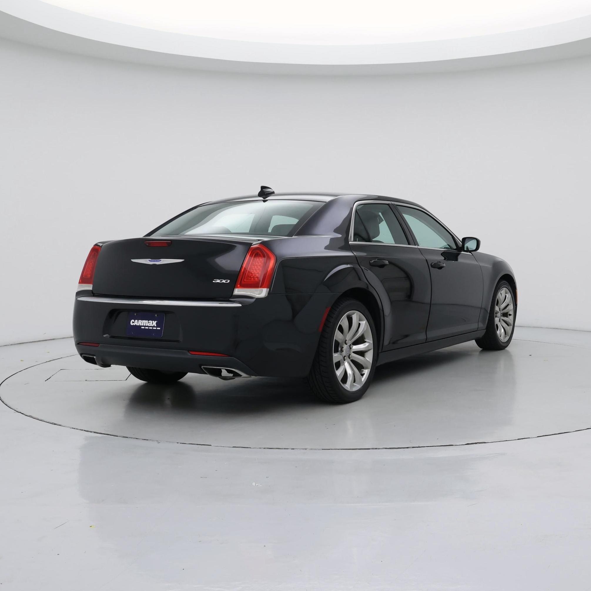 Thumbnail: 2018 Chrysler 300 - 8
