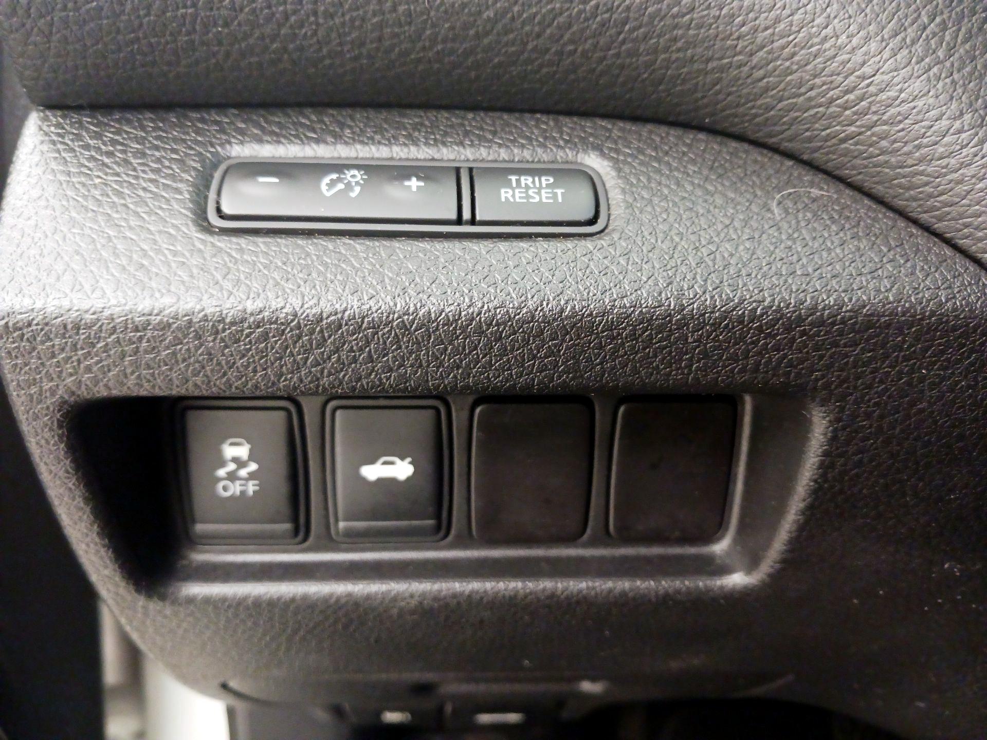 Thumbnail: 2014 Nissan Altima - 13