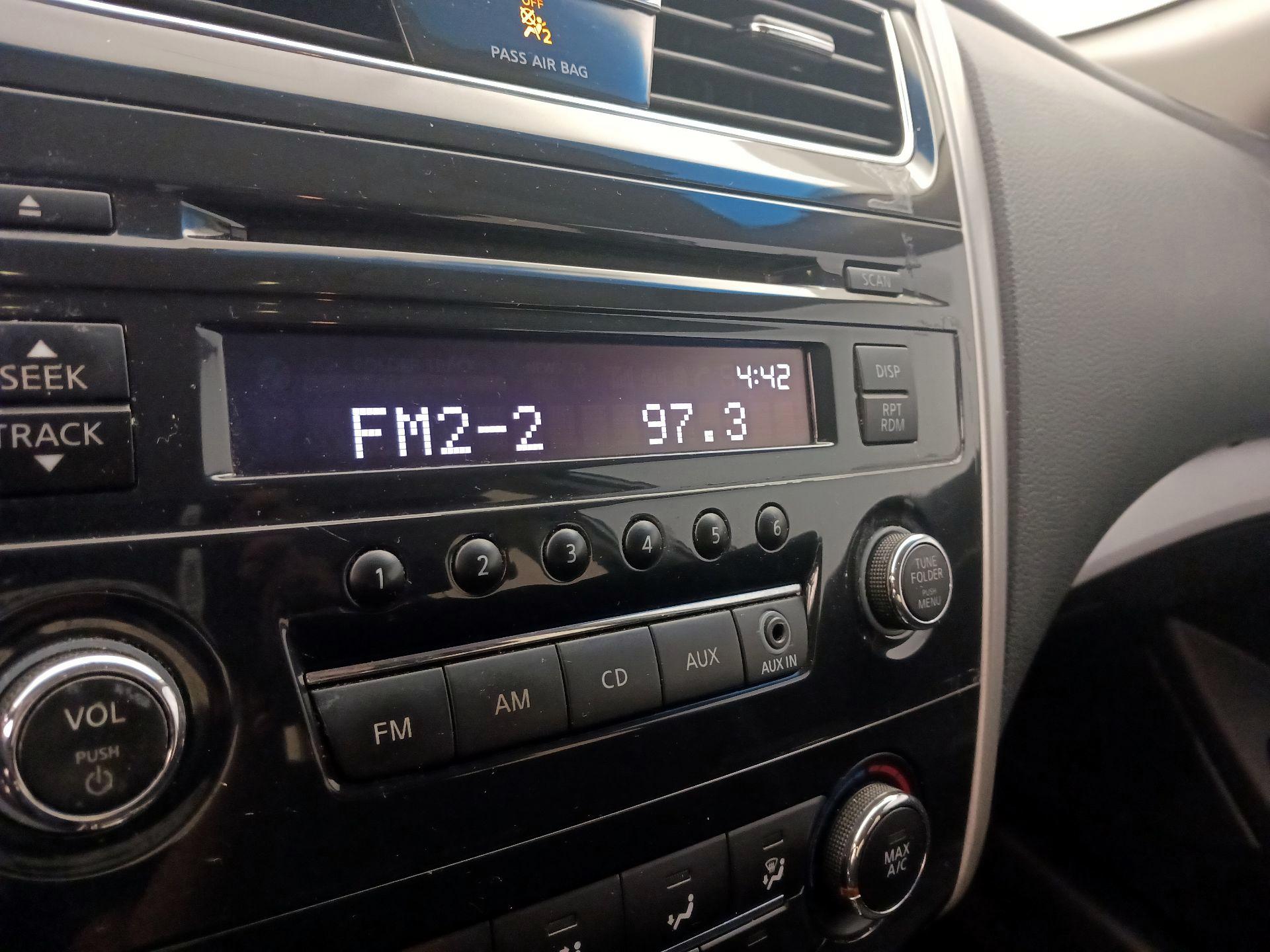 Thumbnail: 2014 Nissan Altima - 14