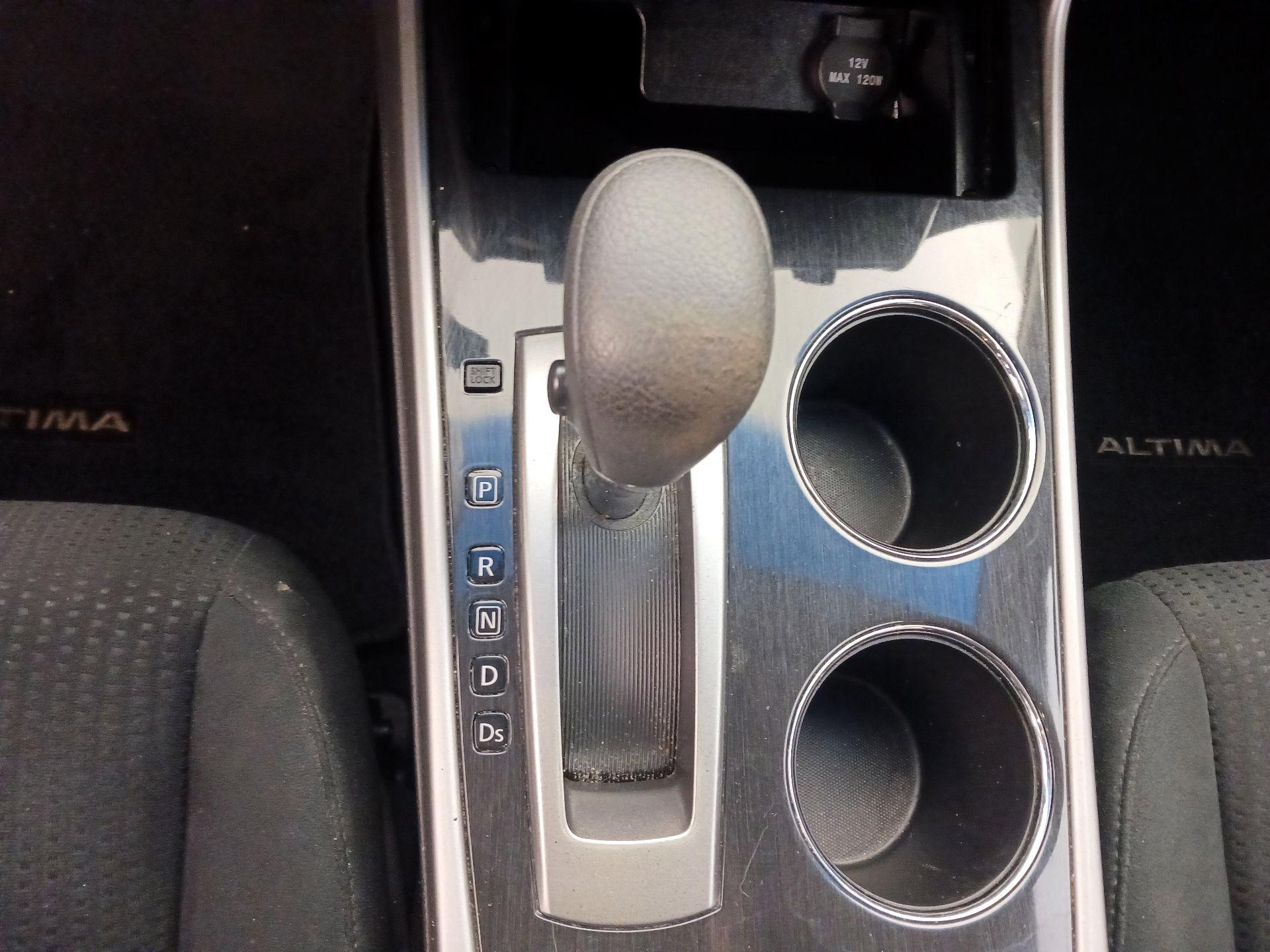 Thumbnail: 2014 Nissan Altima - 16