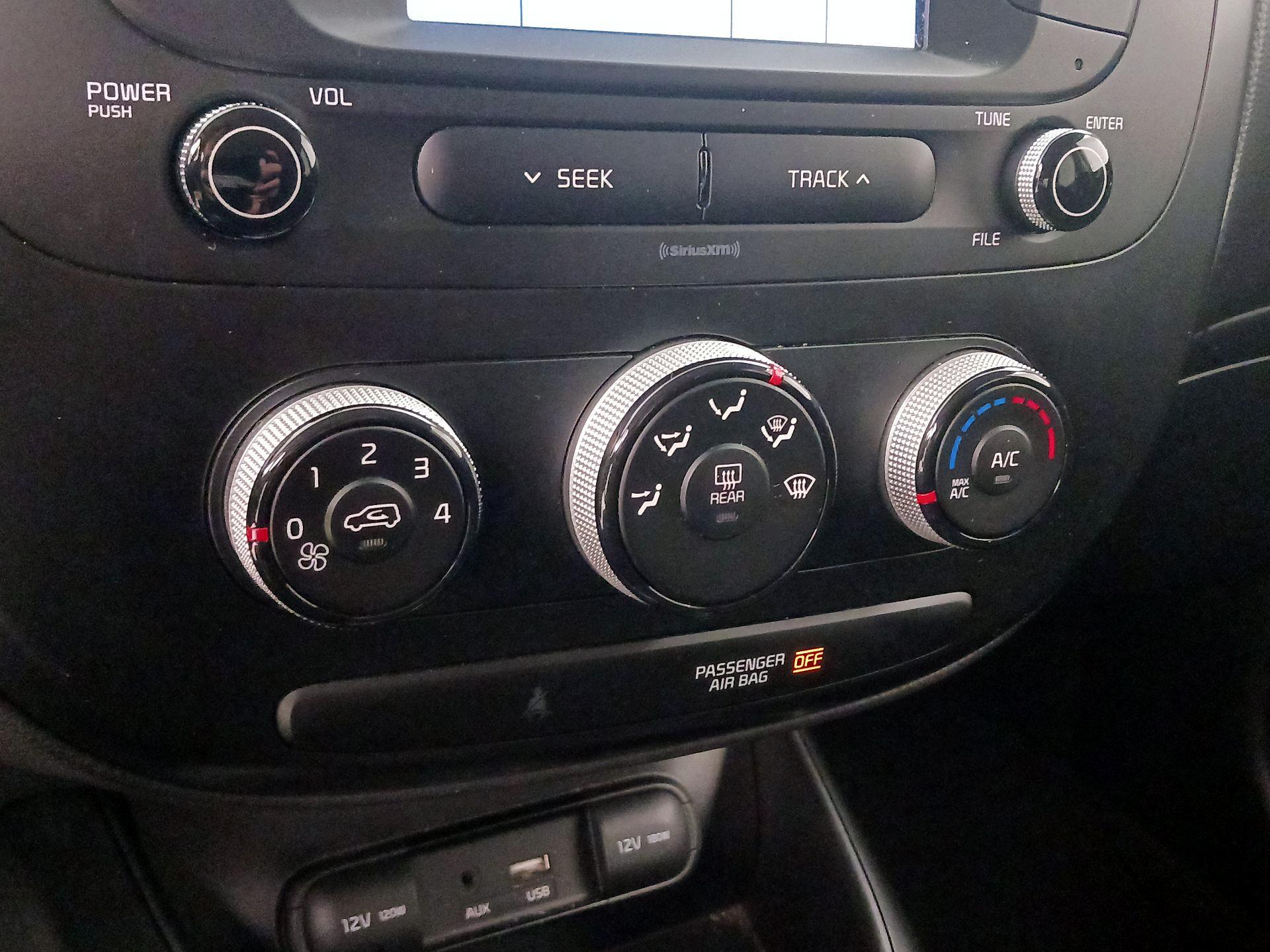 Thumbnail: 2019 Kia Soul - 16