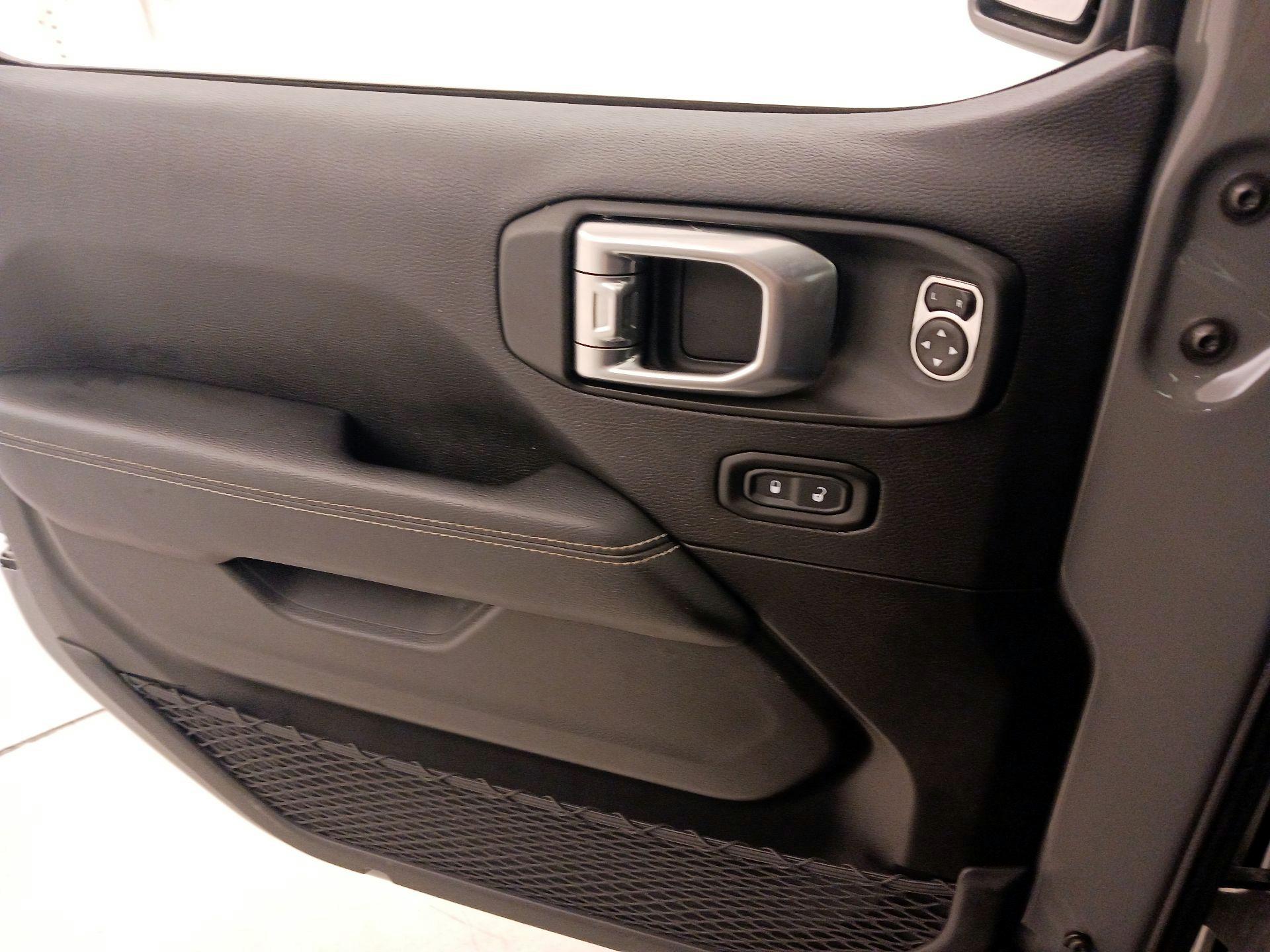 Thumbnail: 2020 Jeep Wrangler - 12