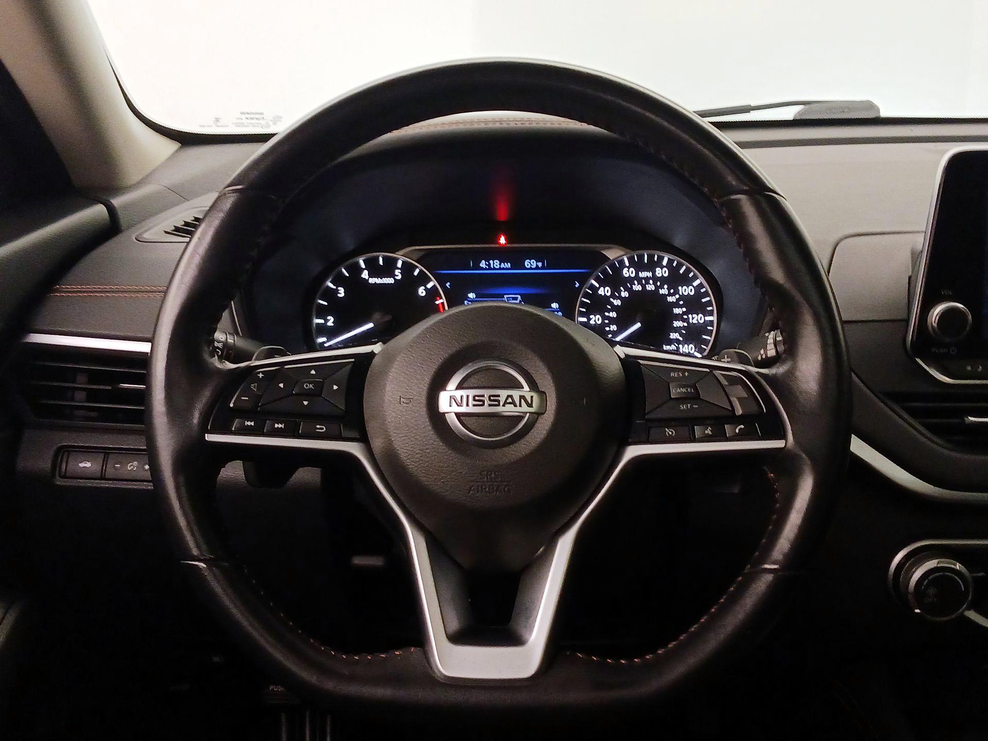 Thumbnail: 2020 Nissan Altima - 10