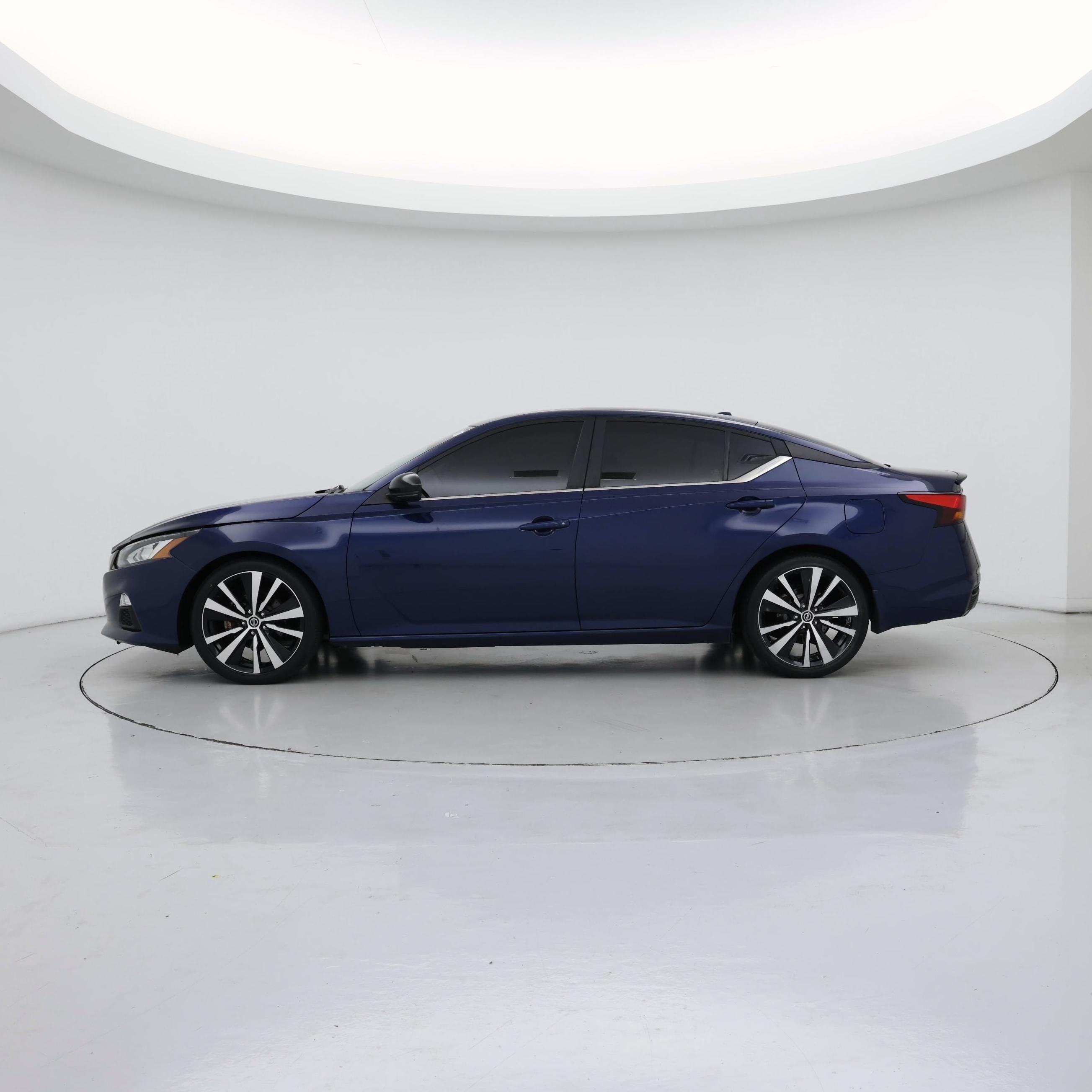 Thumbnail: 2020 Nissan Altima - 3
