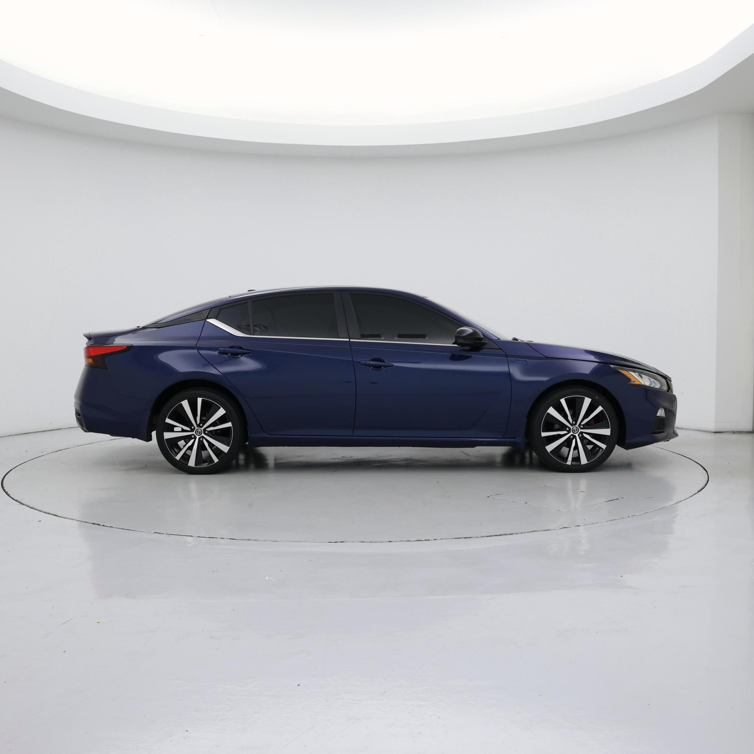 Thumbnail: 2020 Nissan Altima - 7