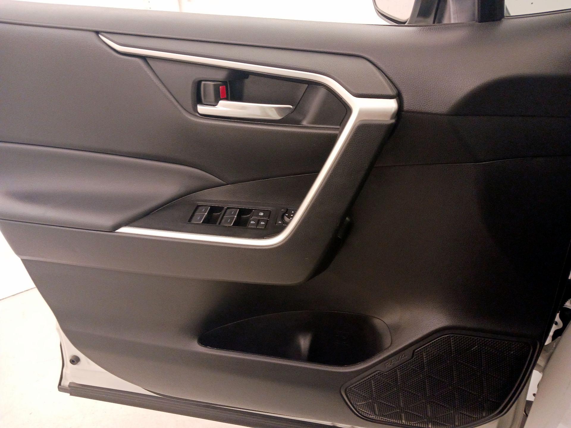 Thumbnail: 2024 Toyota RAV4 - 12