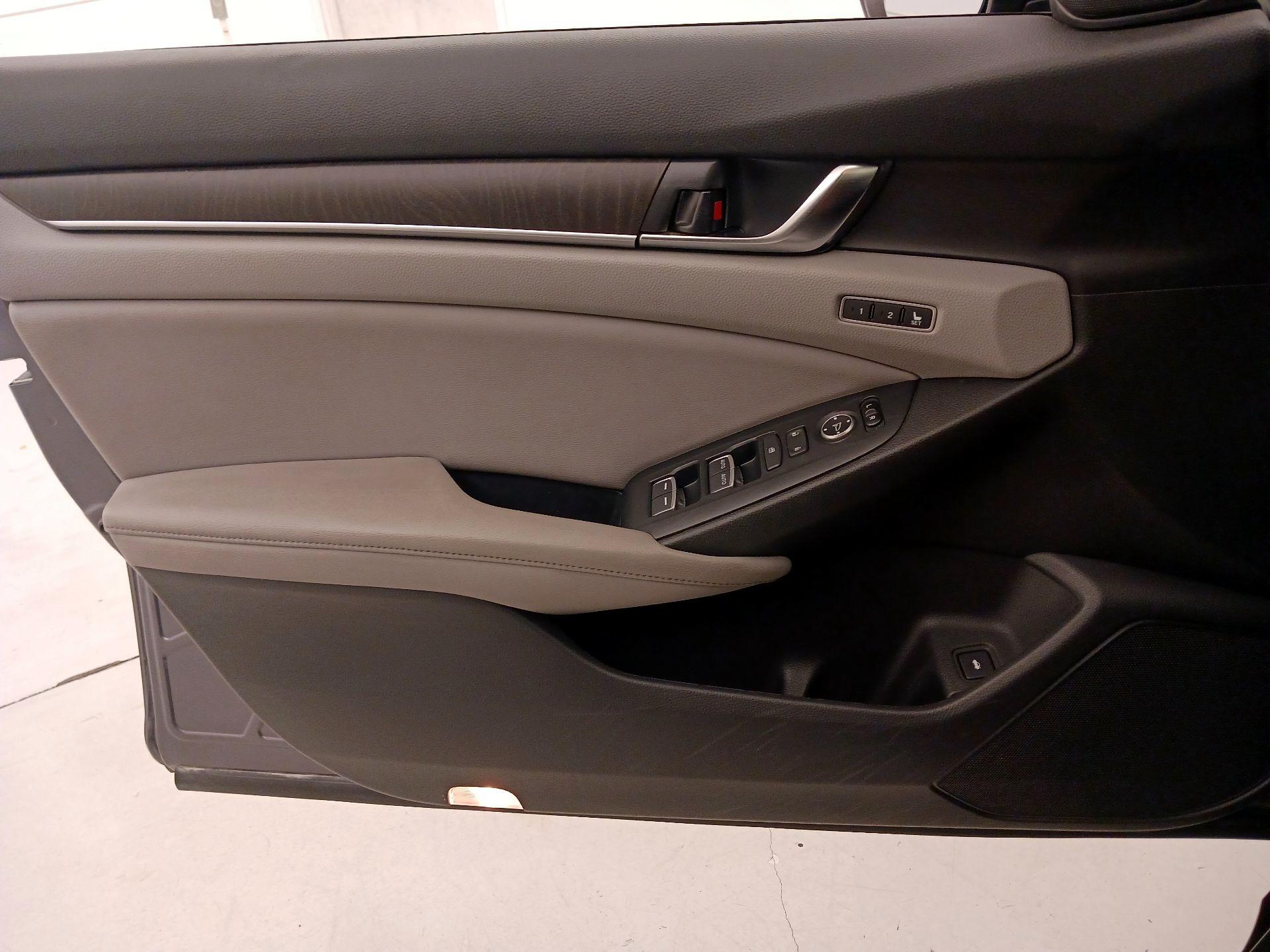 Thumbnail: 2018 Honda Accord - 12
