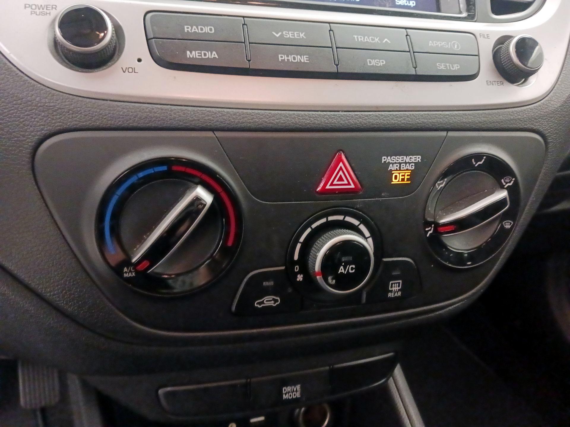 Thumbnail: 2021 Hyundai Accent - 16