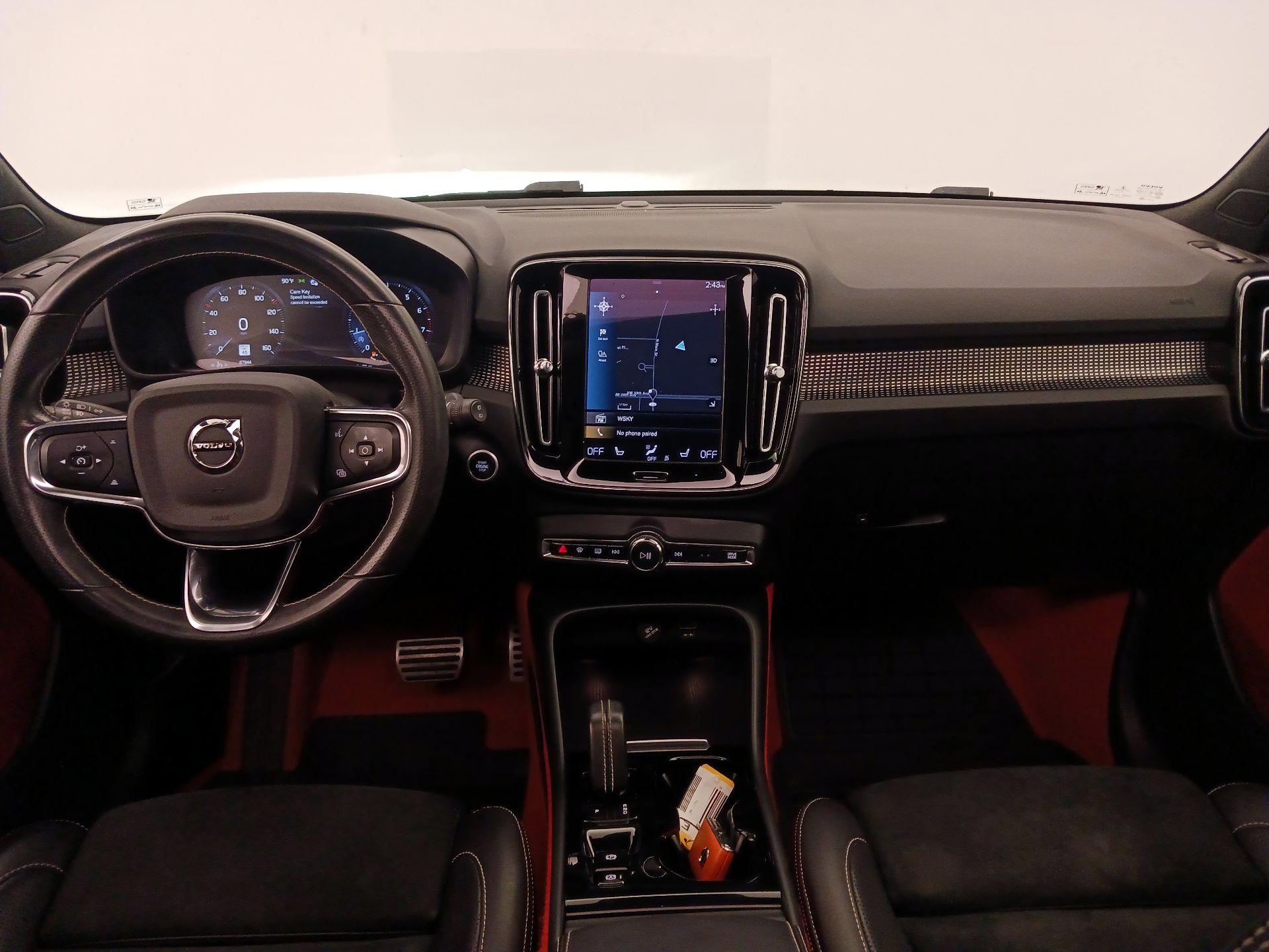 Thumbnail: 2021 Volvo XC40 - 9