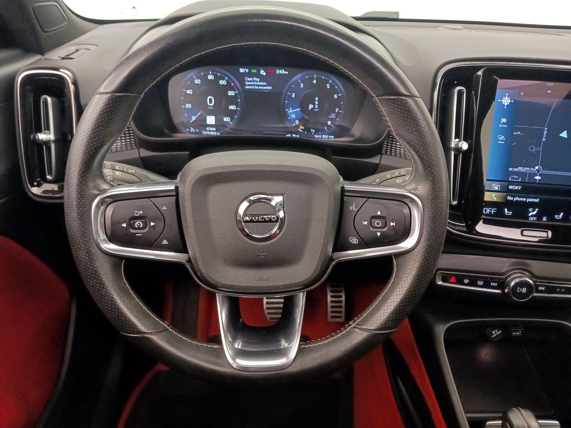 Thumbnail: 2021 Volvo XC40 - 10