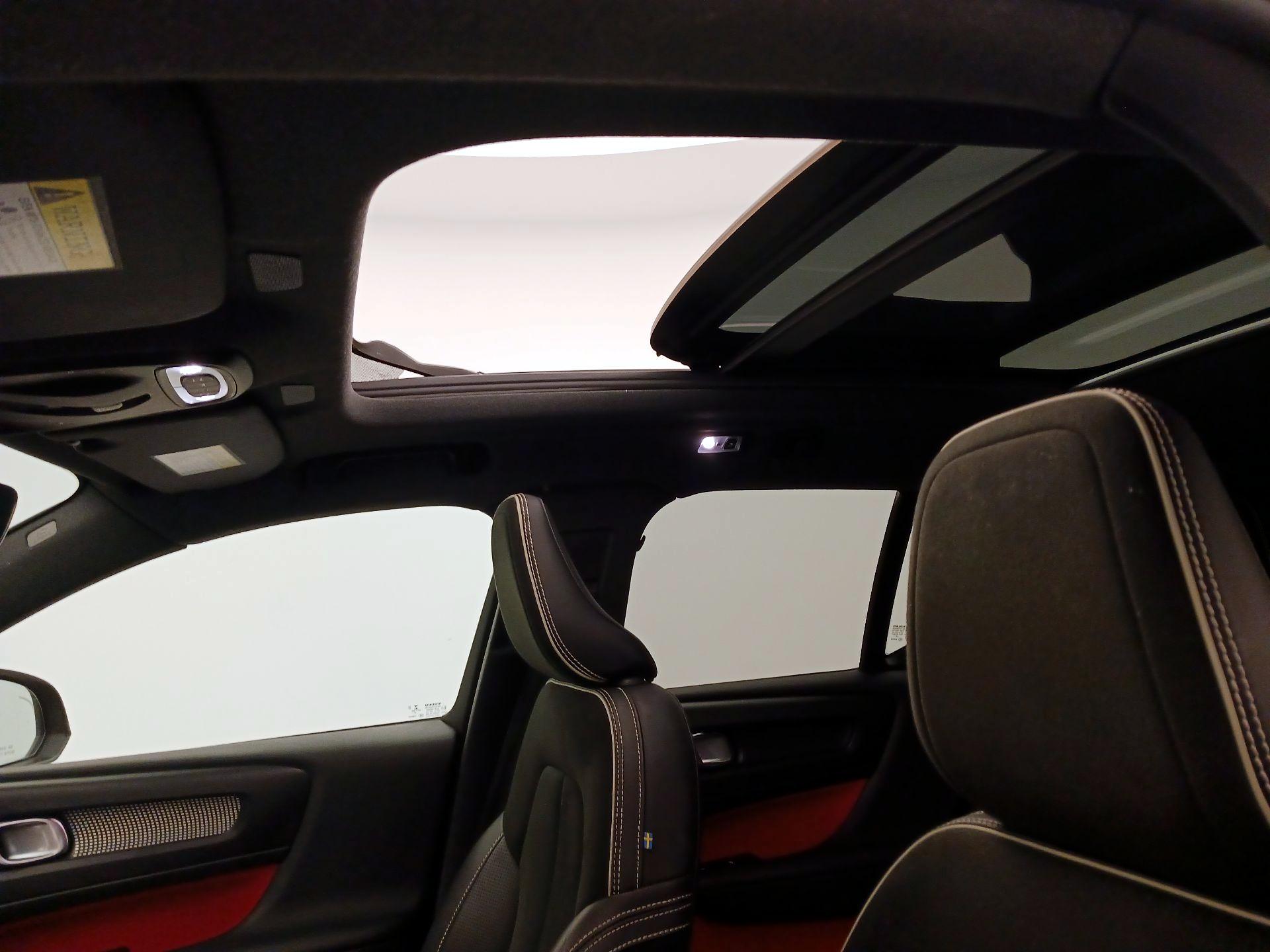 Thumbnail: 2021 Volvo XC40 - 20
