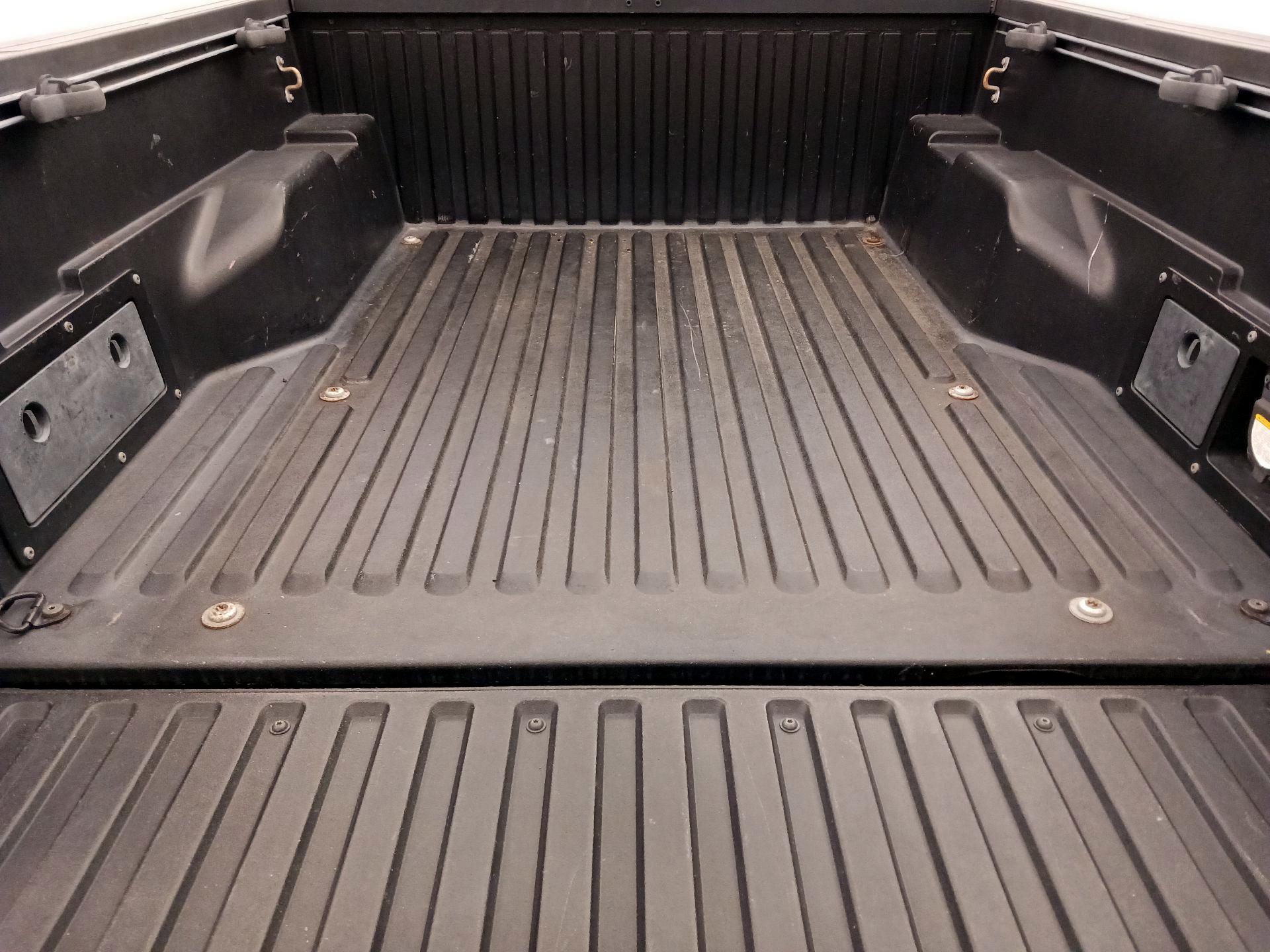 Thumbnail: 2017 Toyota Tacoma - 20