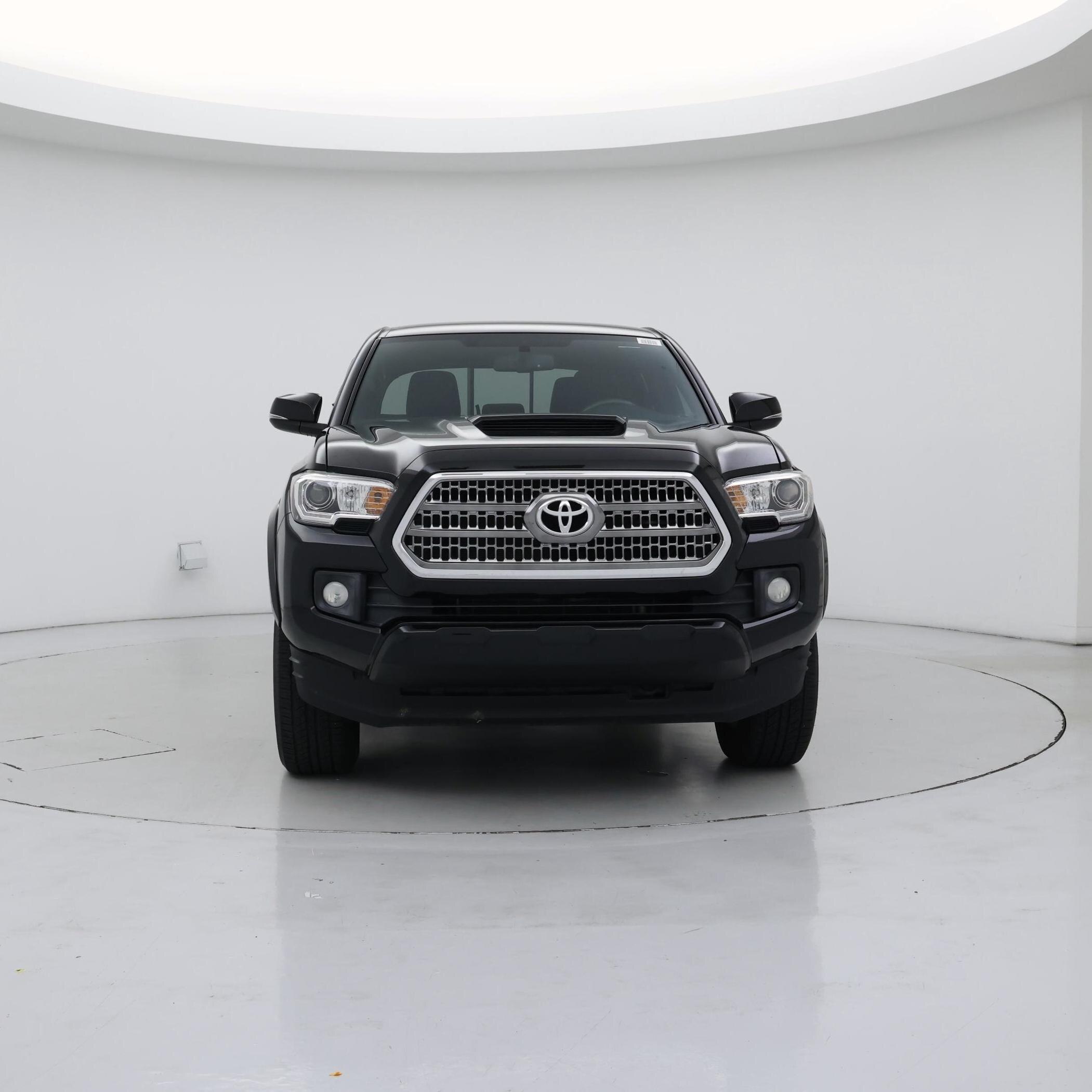 Thumbnail: 2017 Toyota Tacoma - 5