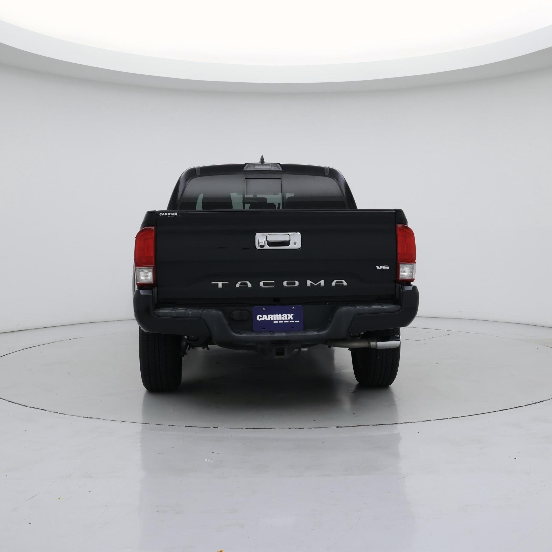 Thumbnail: 2017 Toyota Tacoma - 6