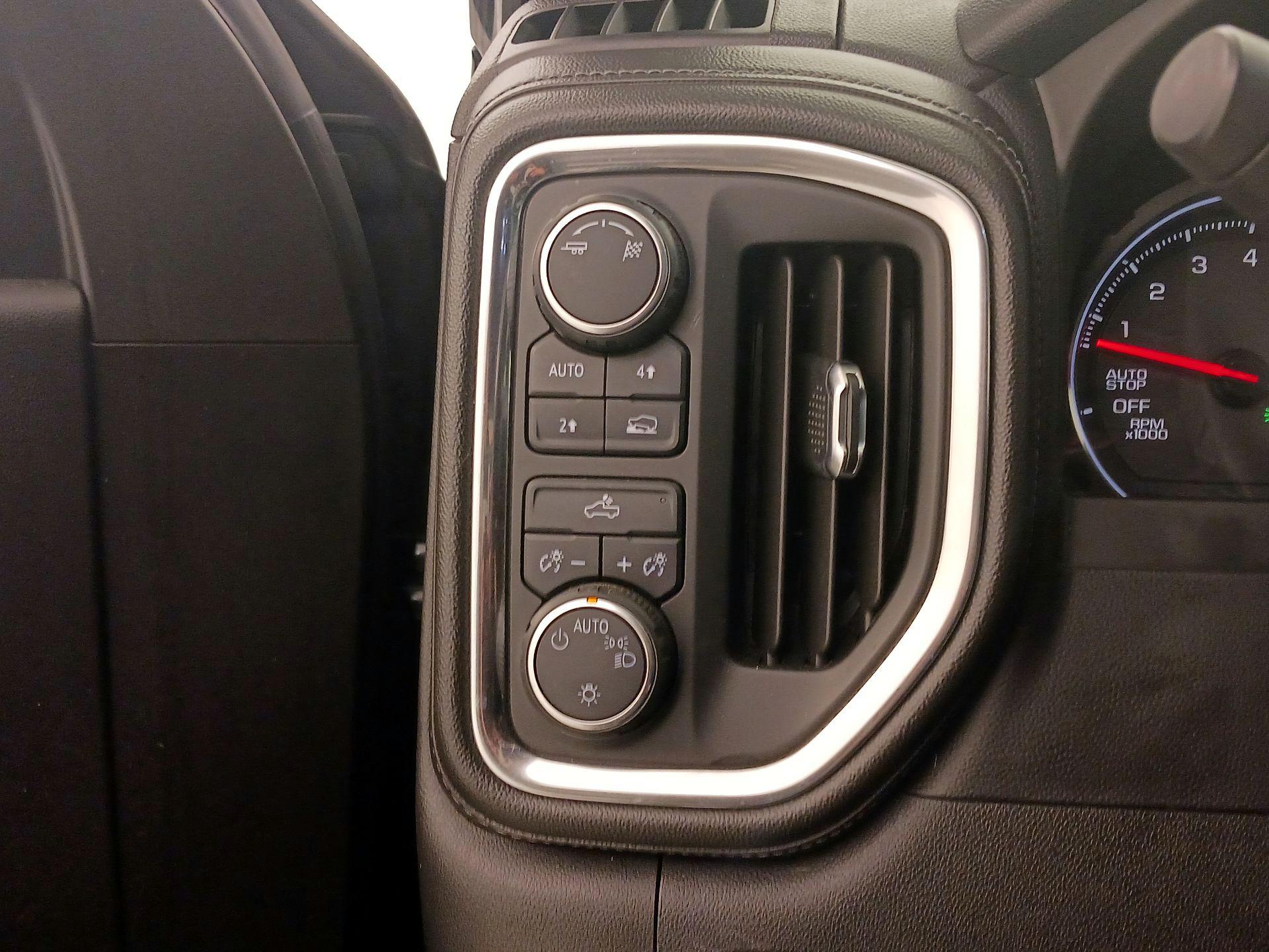 Thumbnail: 2019 Chevrolet Silverado 1500 - 13
