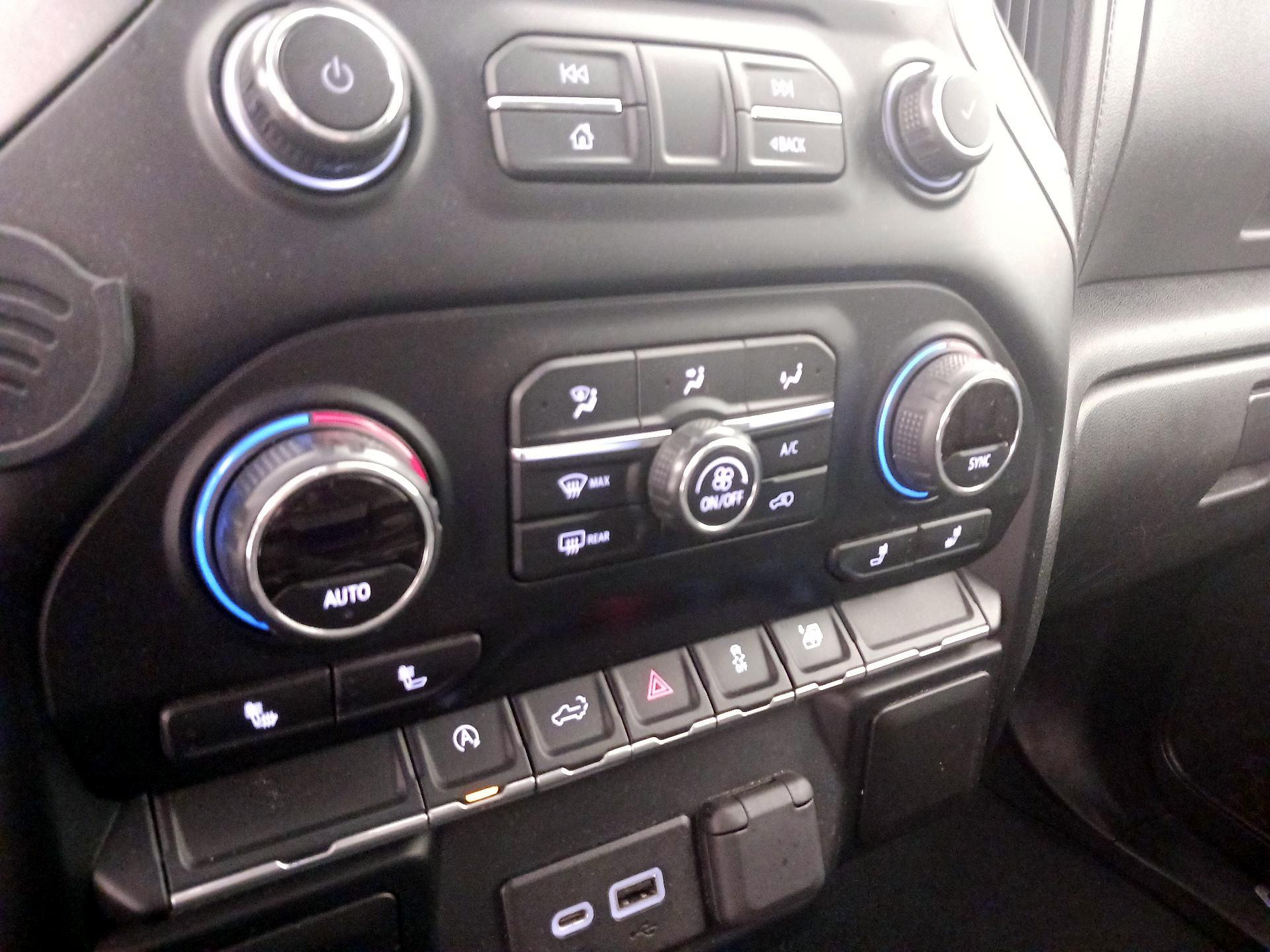 Thumbnail: 2019 Chevrolet Silverado 1500 - 16