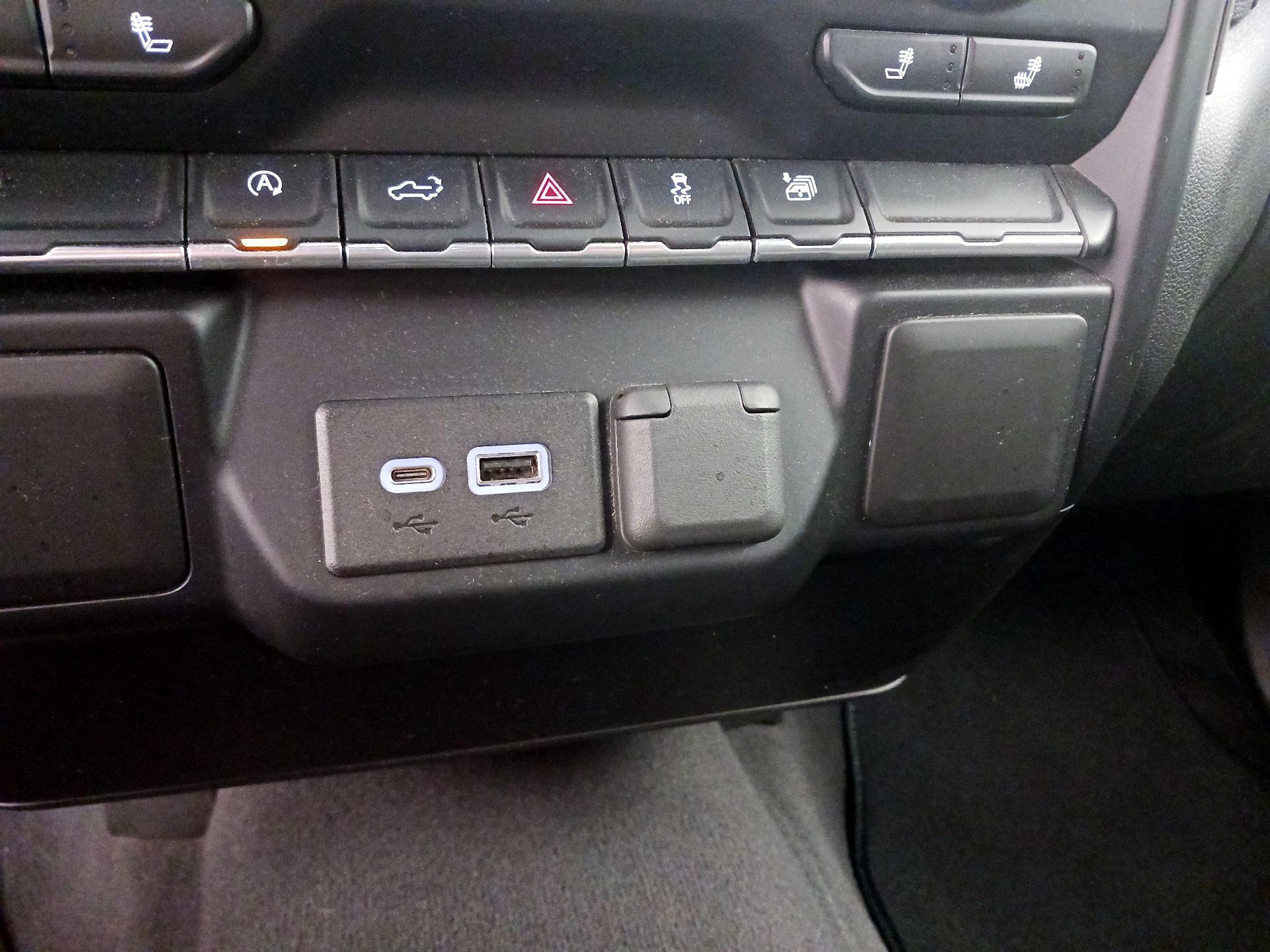 Thumbnail: 2019 Chevrolet Silverado 1500 - 18