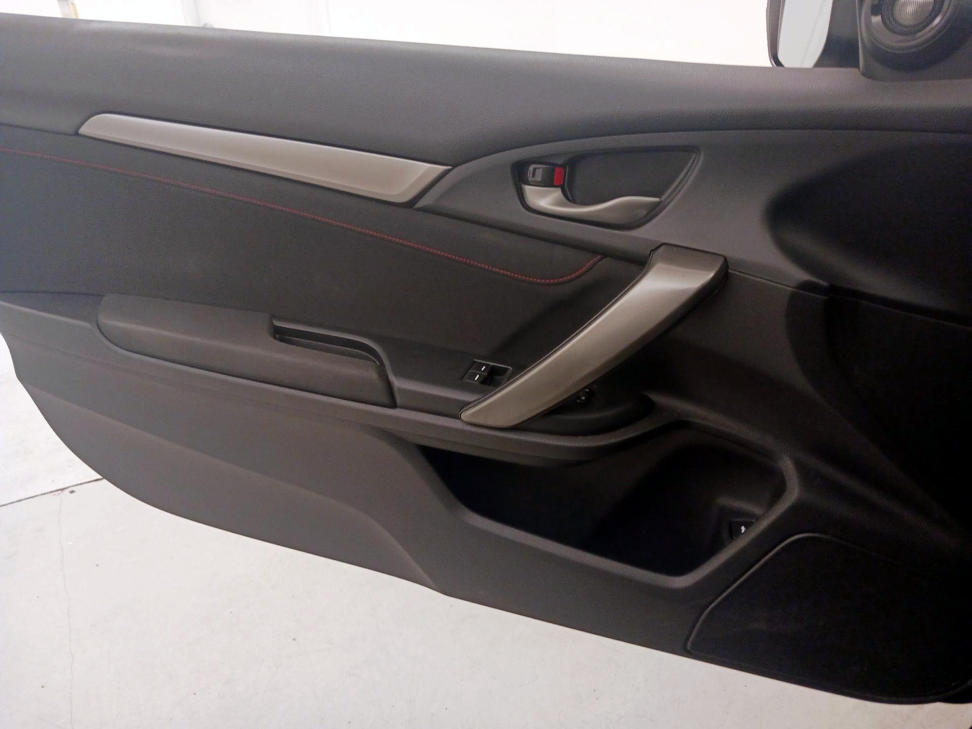 Thumbnail: 2017 Honda Civic - 12