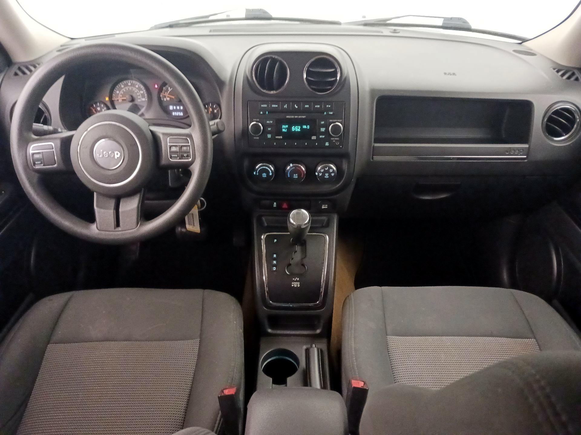 Thumbnail: 2016 Jeep Patriot - 9