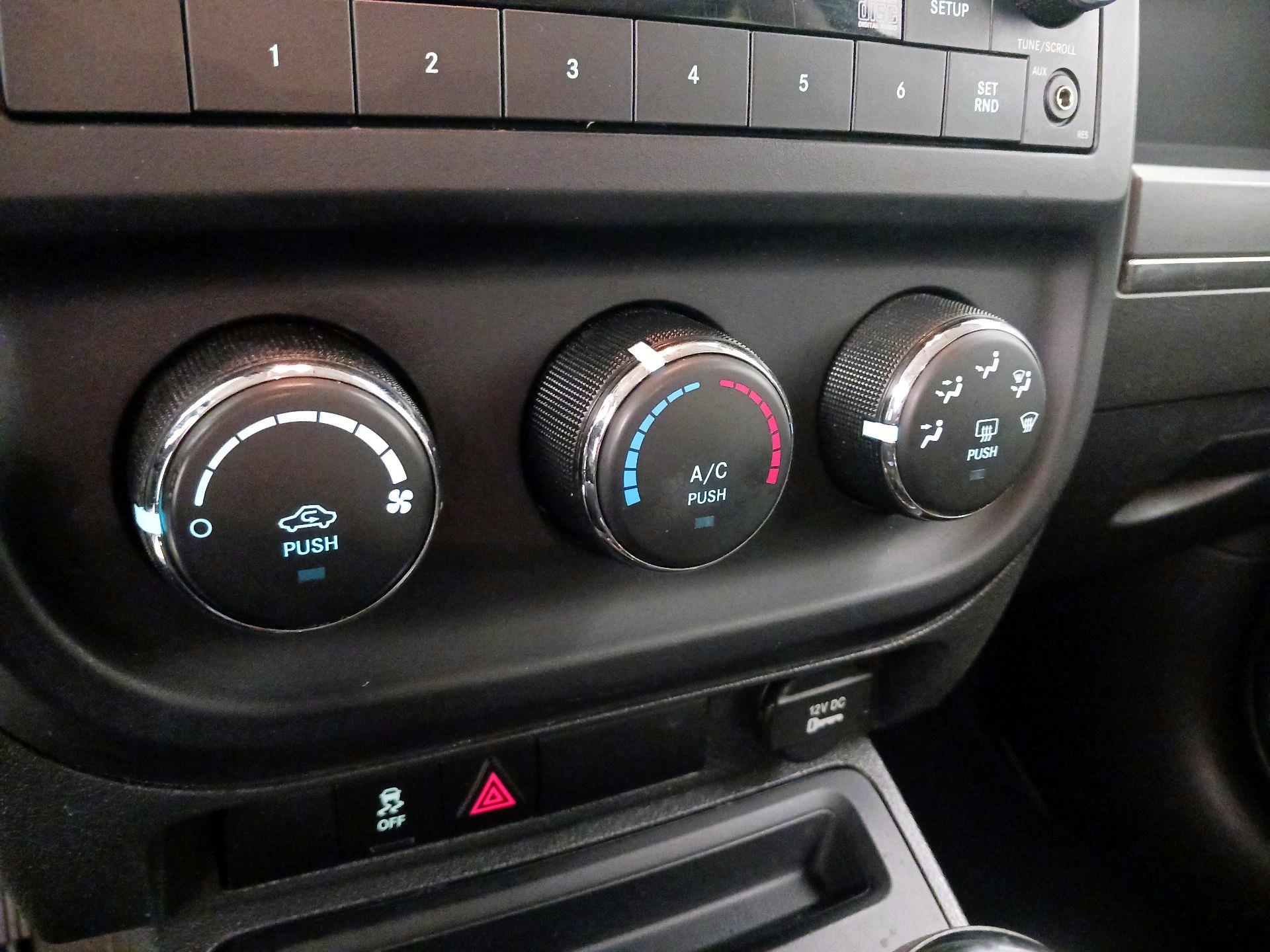 Thumbnail: 2016 Jeep Patriot - 14