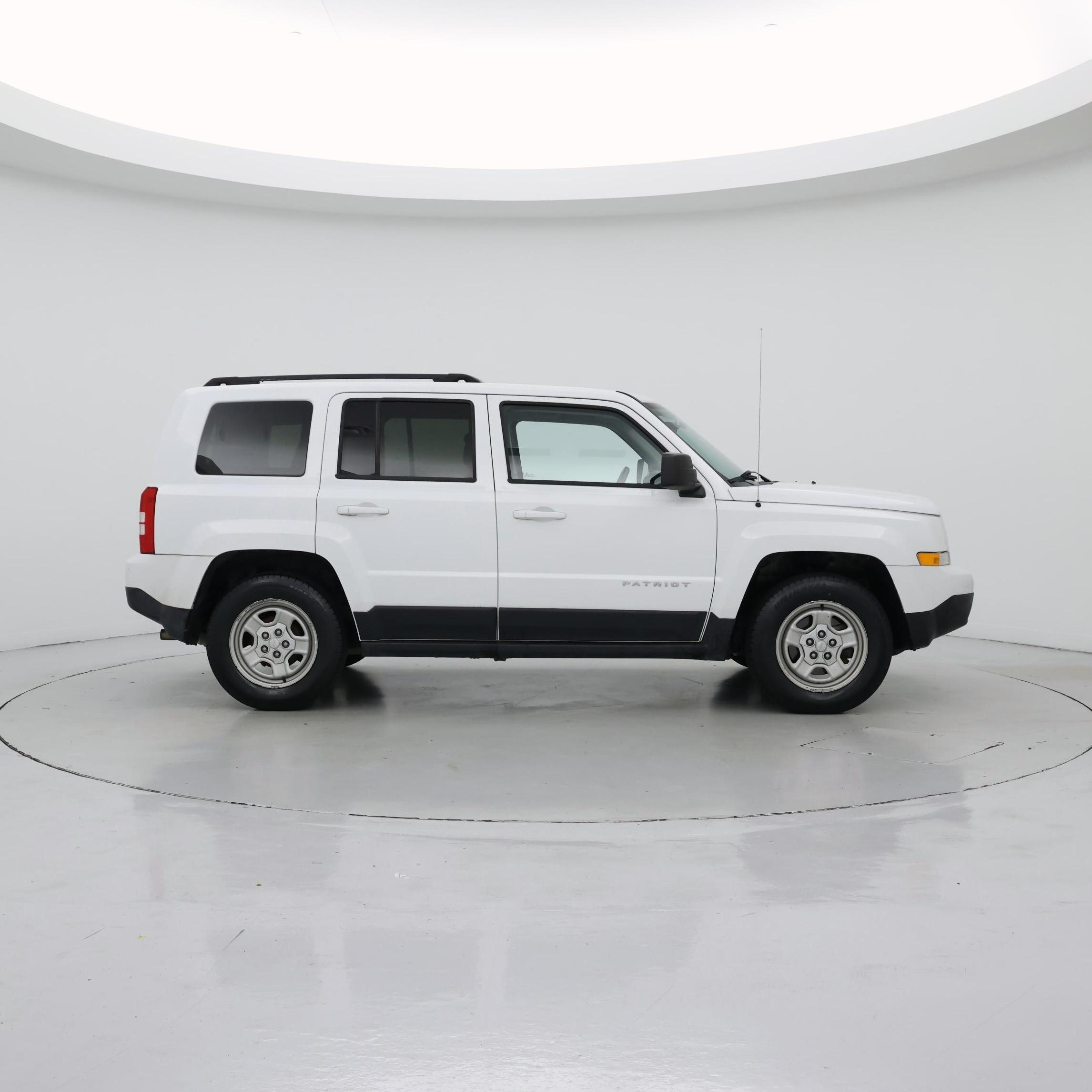 Thumbnail: 2016 Jeep Patriot - 7
