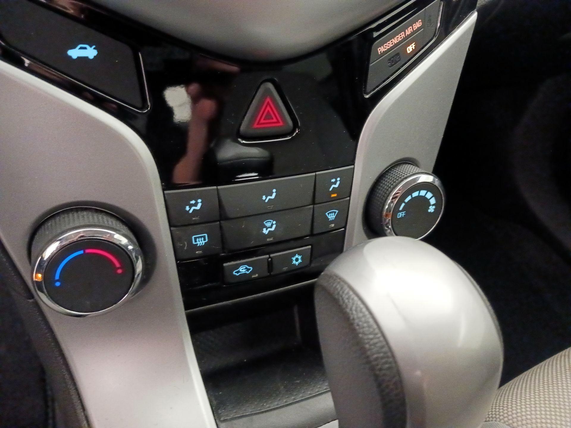 Thumbnail: 2016 Chevrolet Cruze - 15