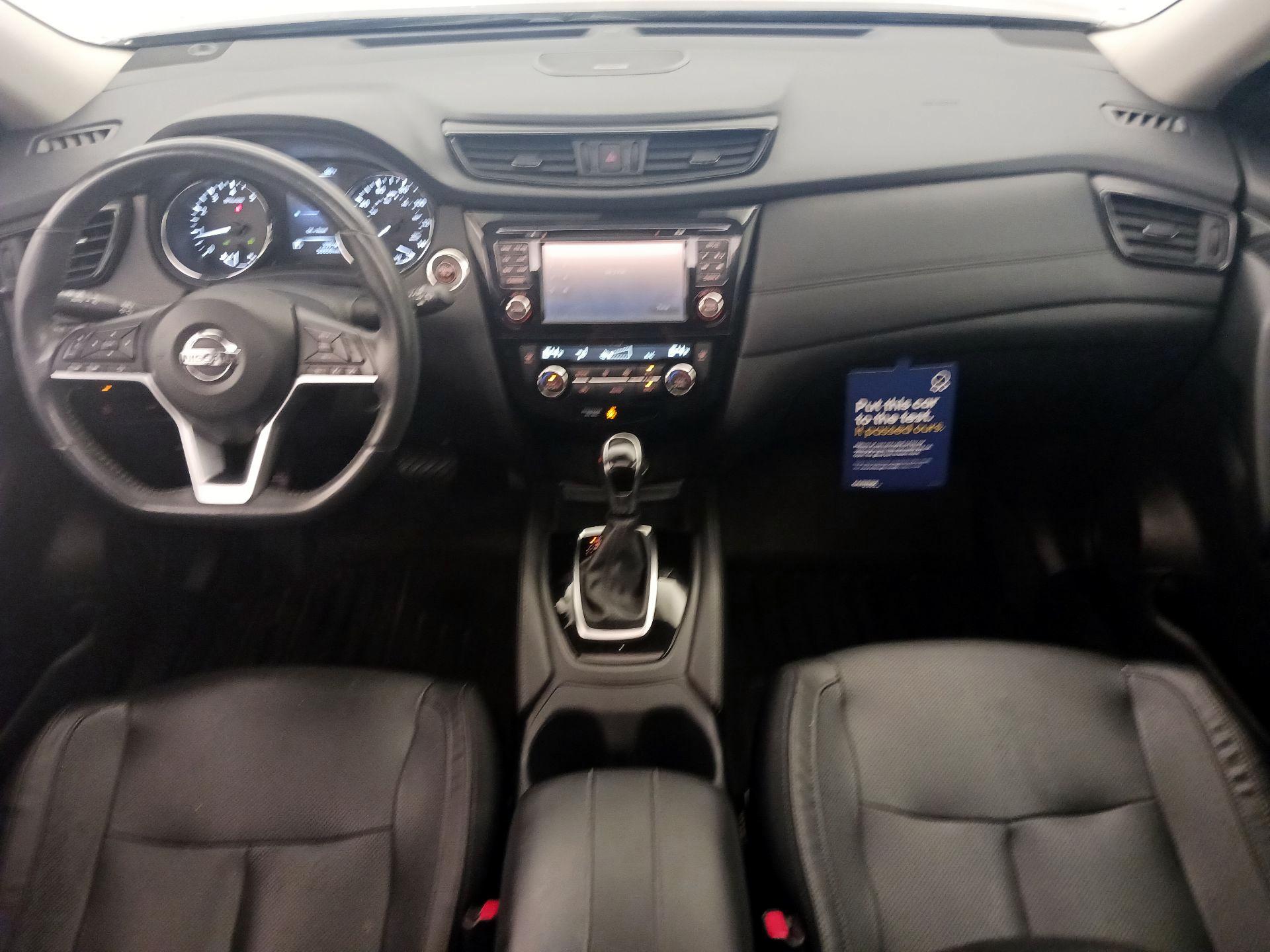 Thumbnail: 2017 Nissan Rogue - 9