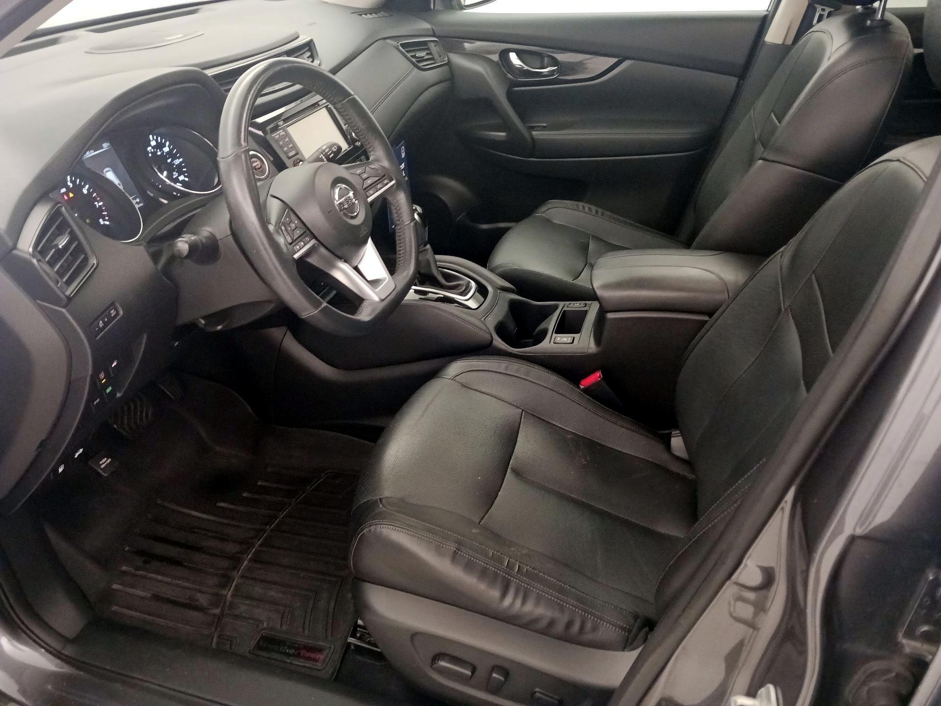 Thumbnail: 2017 Nissan Rogue - 11