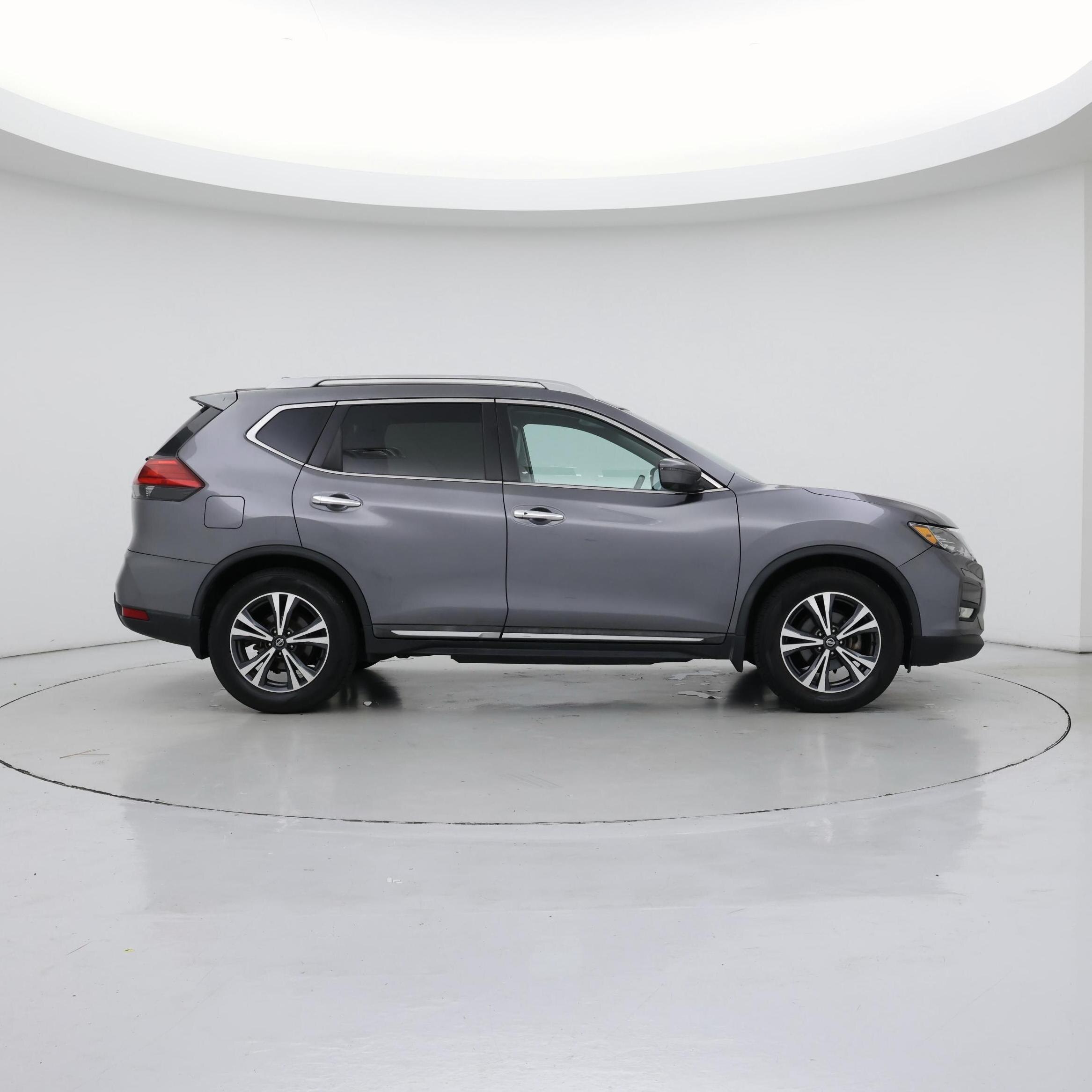 Thumbnail: 2017 Nissan Rogue - 7