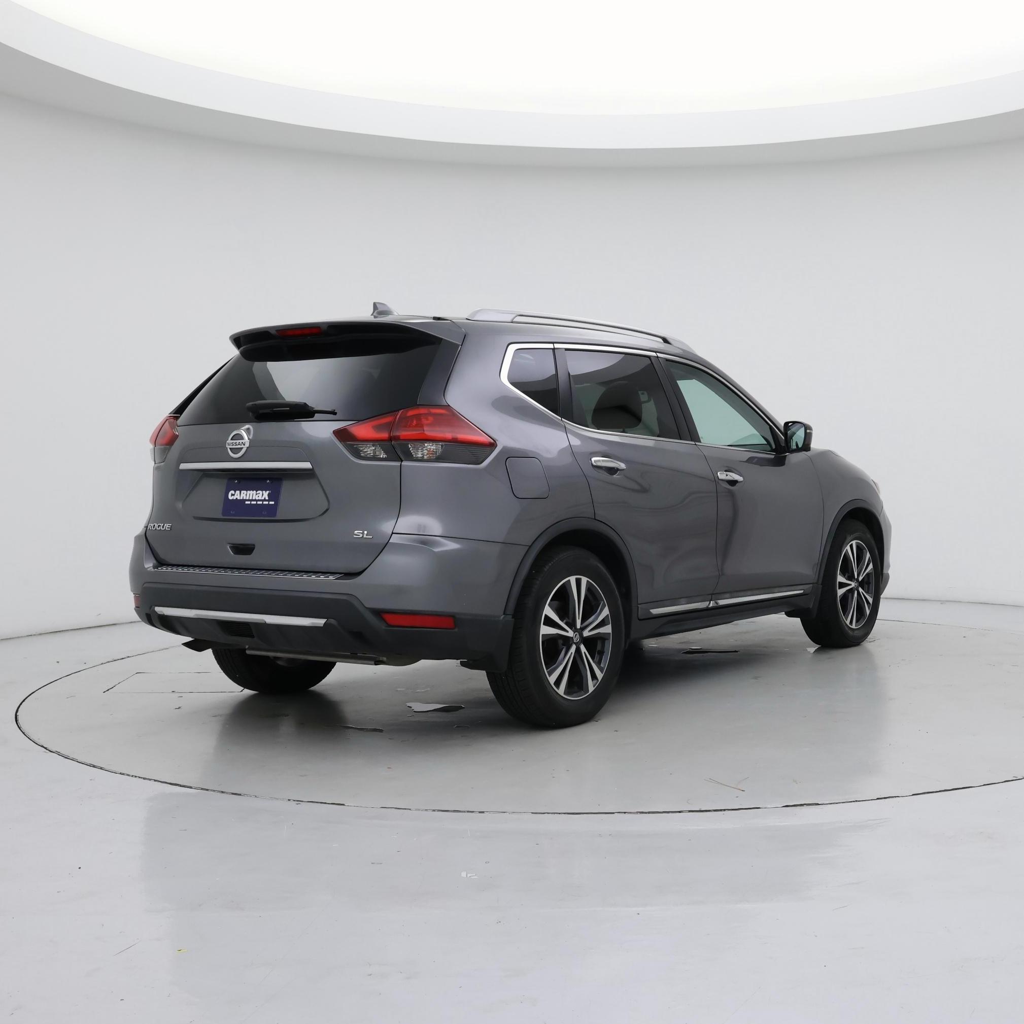 Thumbnail: 2017 Nissan Rogue - 8