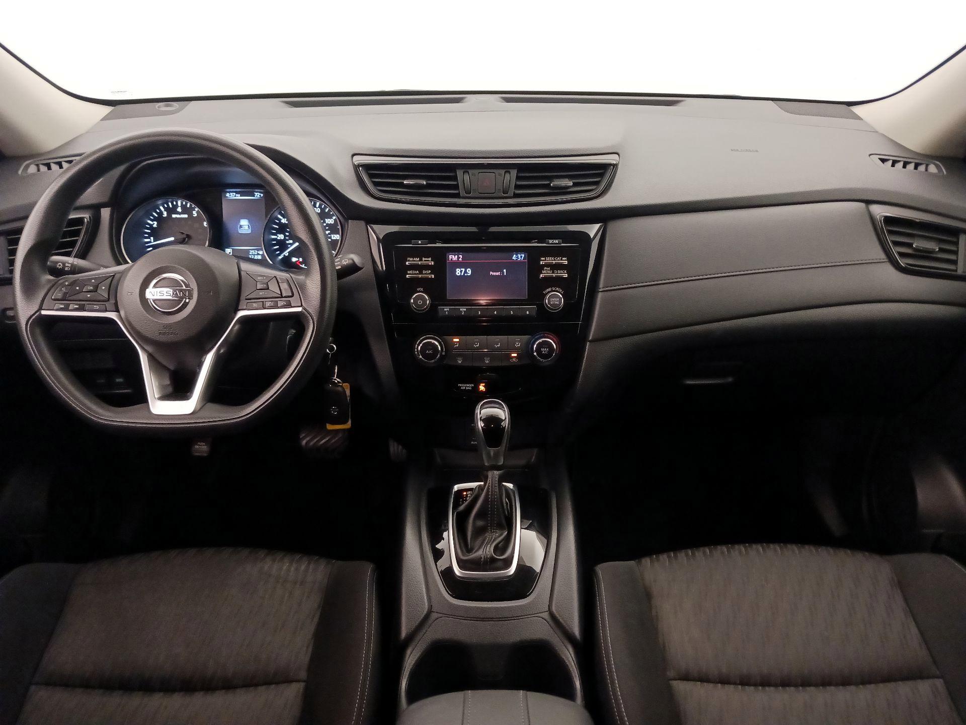 Thumbnail: 2017 Nissan Rogue - 9