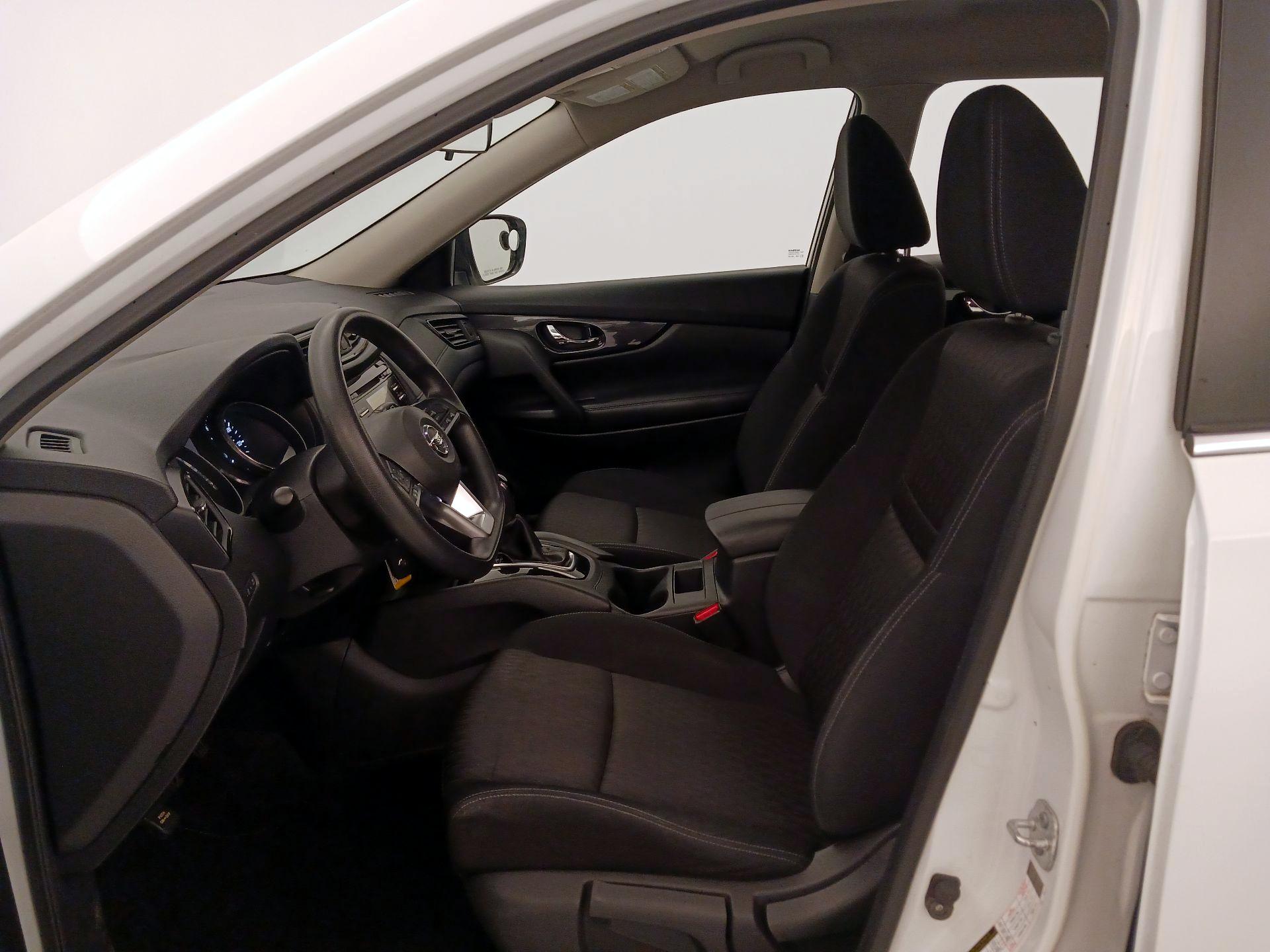 Thumbnail: 2017 Nissan Rogue - 11