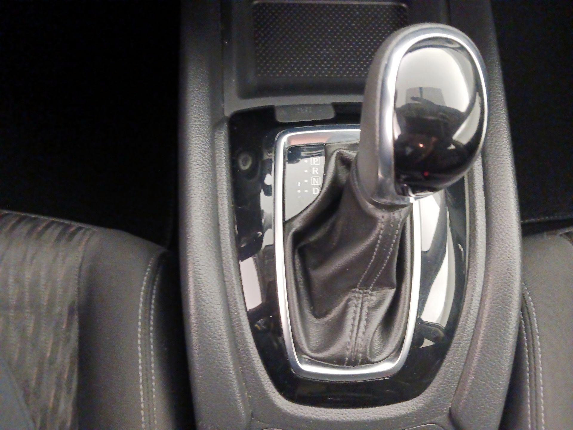 Thumbnail: 2017 Nissan Rogue - 17