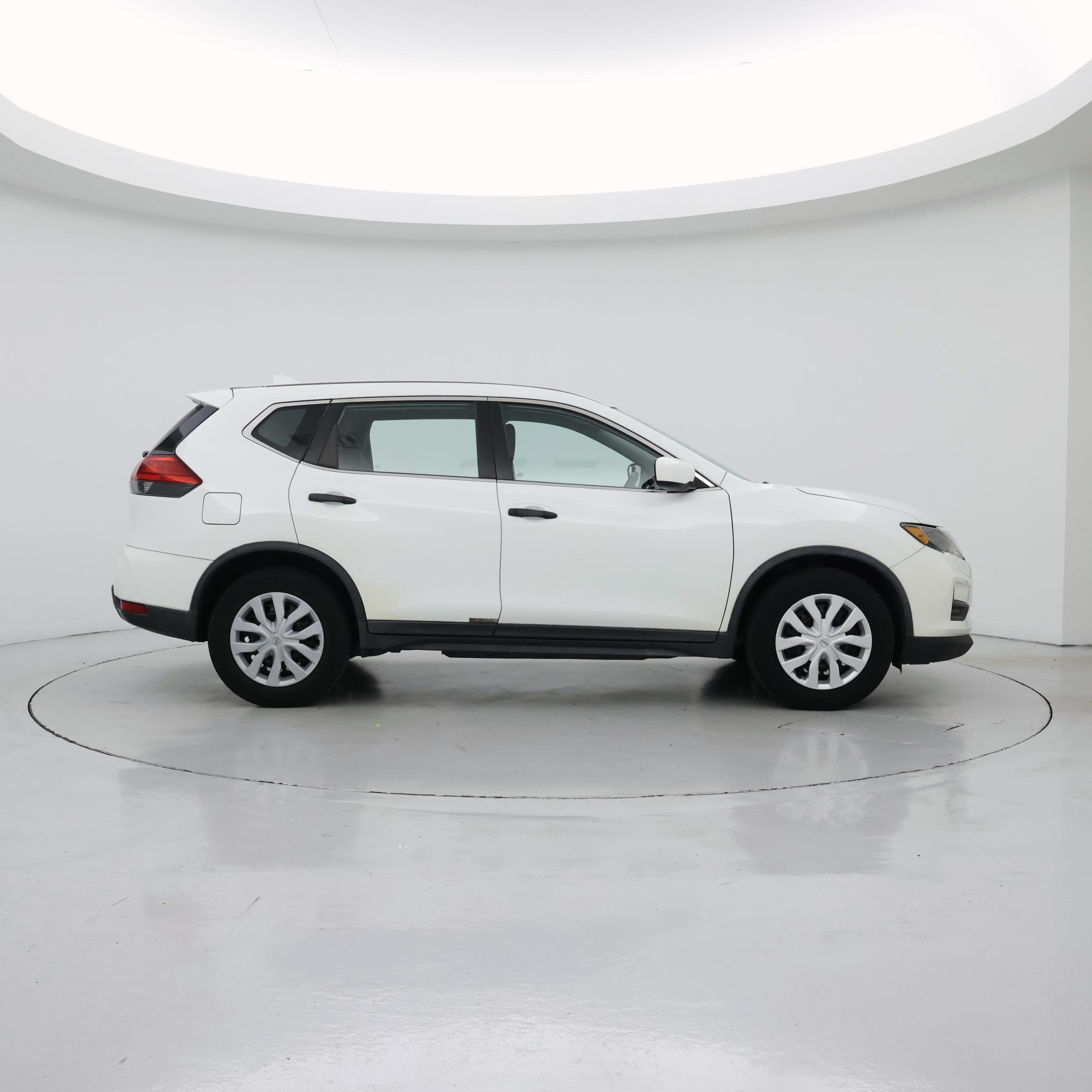 Thumbnail: 2017 Nissan Rogue - 7