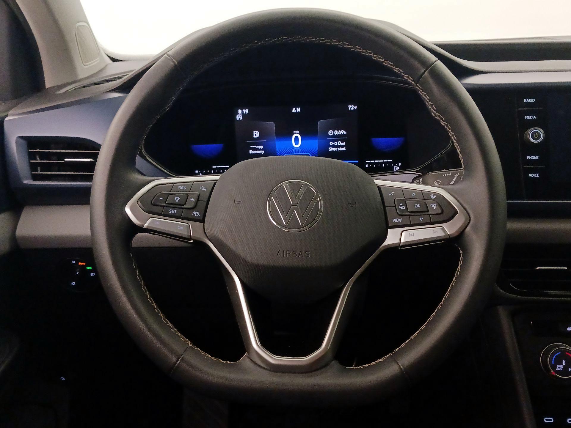 Thumbnail: 2022 Volkswagen Taos - 10