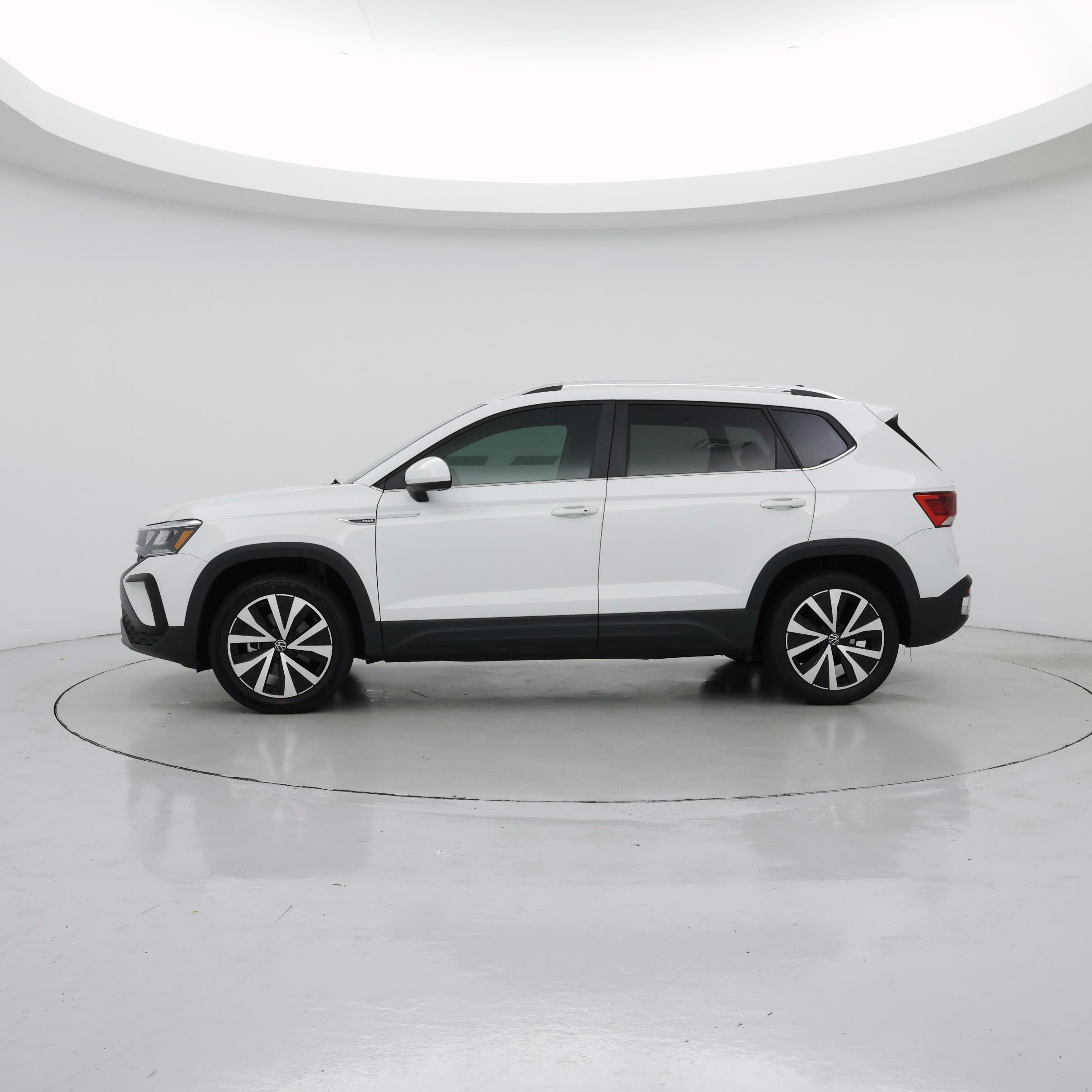 Thumbnail: 2022 Volkswagen Taos - 3