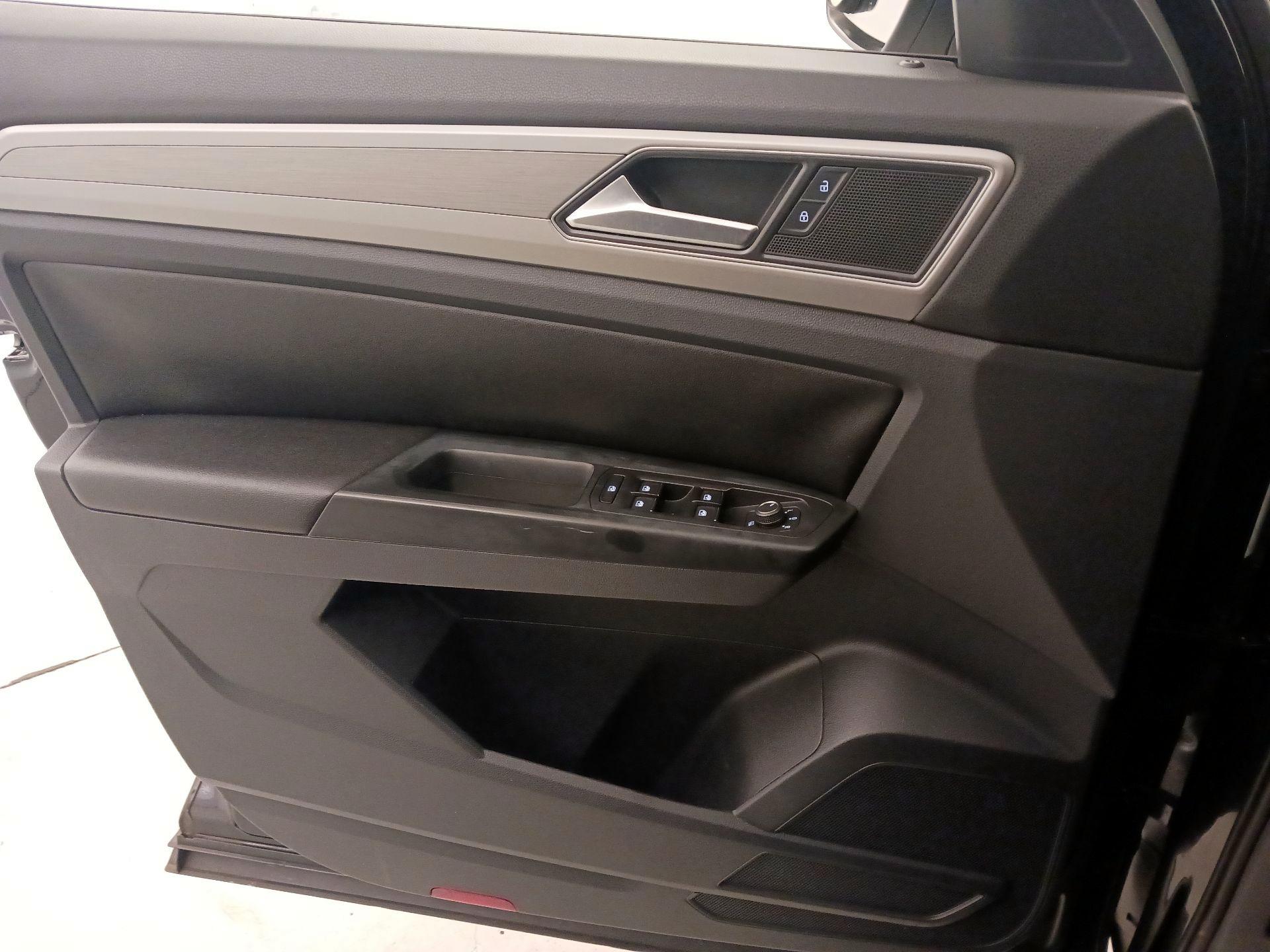 Thumbnail: 2018 Volkswagen Atlas - 12