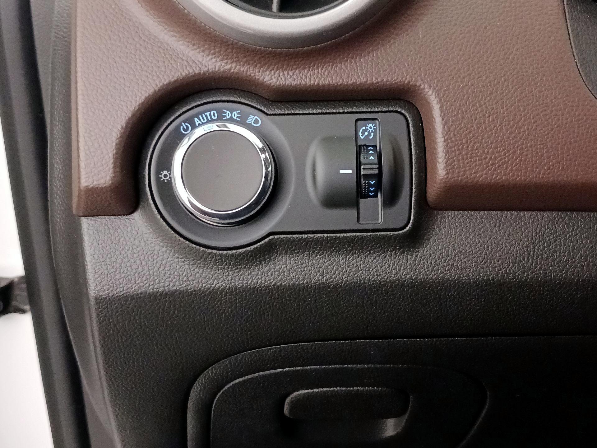 Thumbnail: 2016 Chevrolet Trax - 13