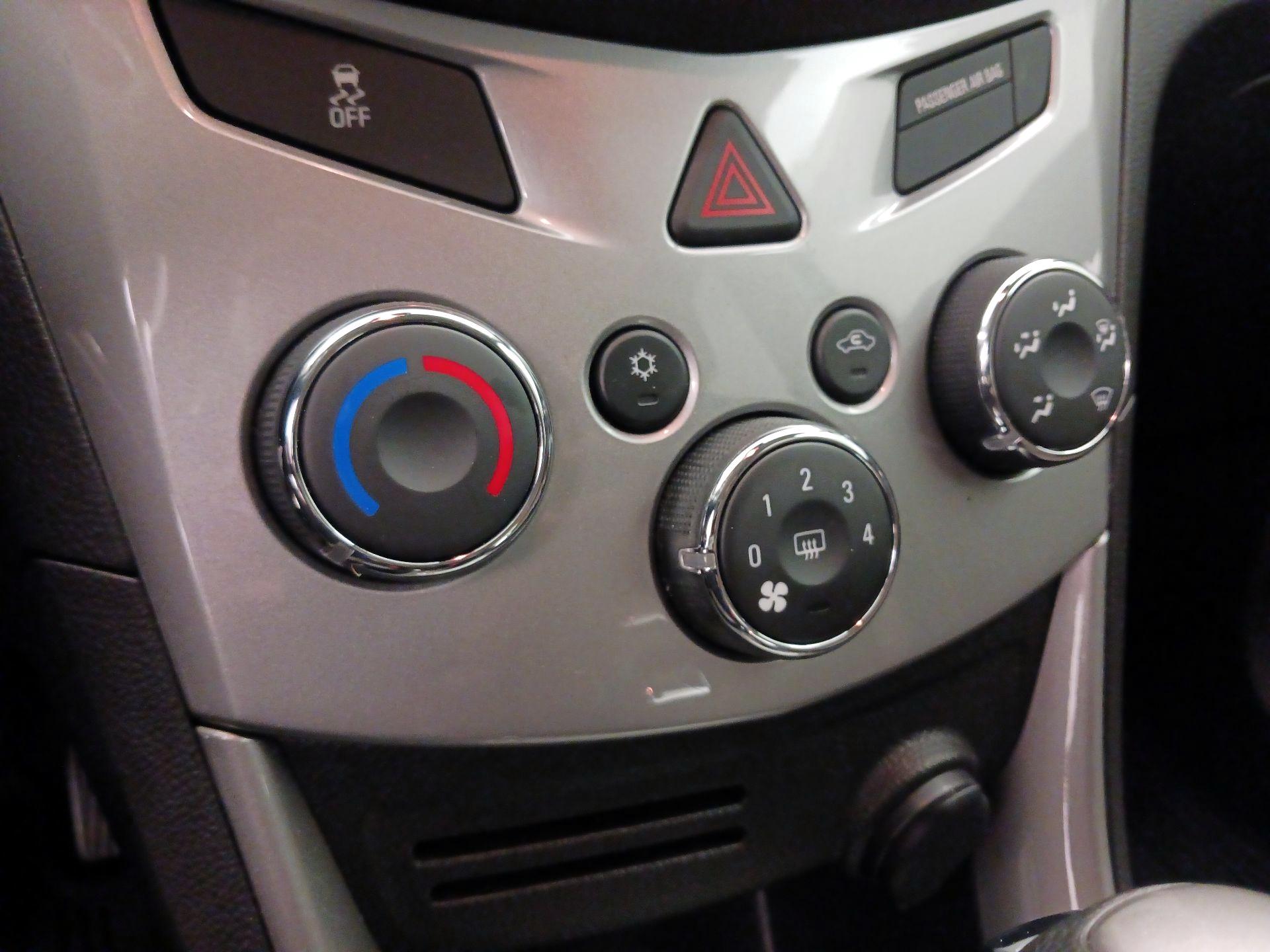 Thumbnail: 2016 Chevrolet Trax - 16
