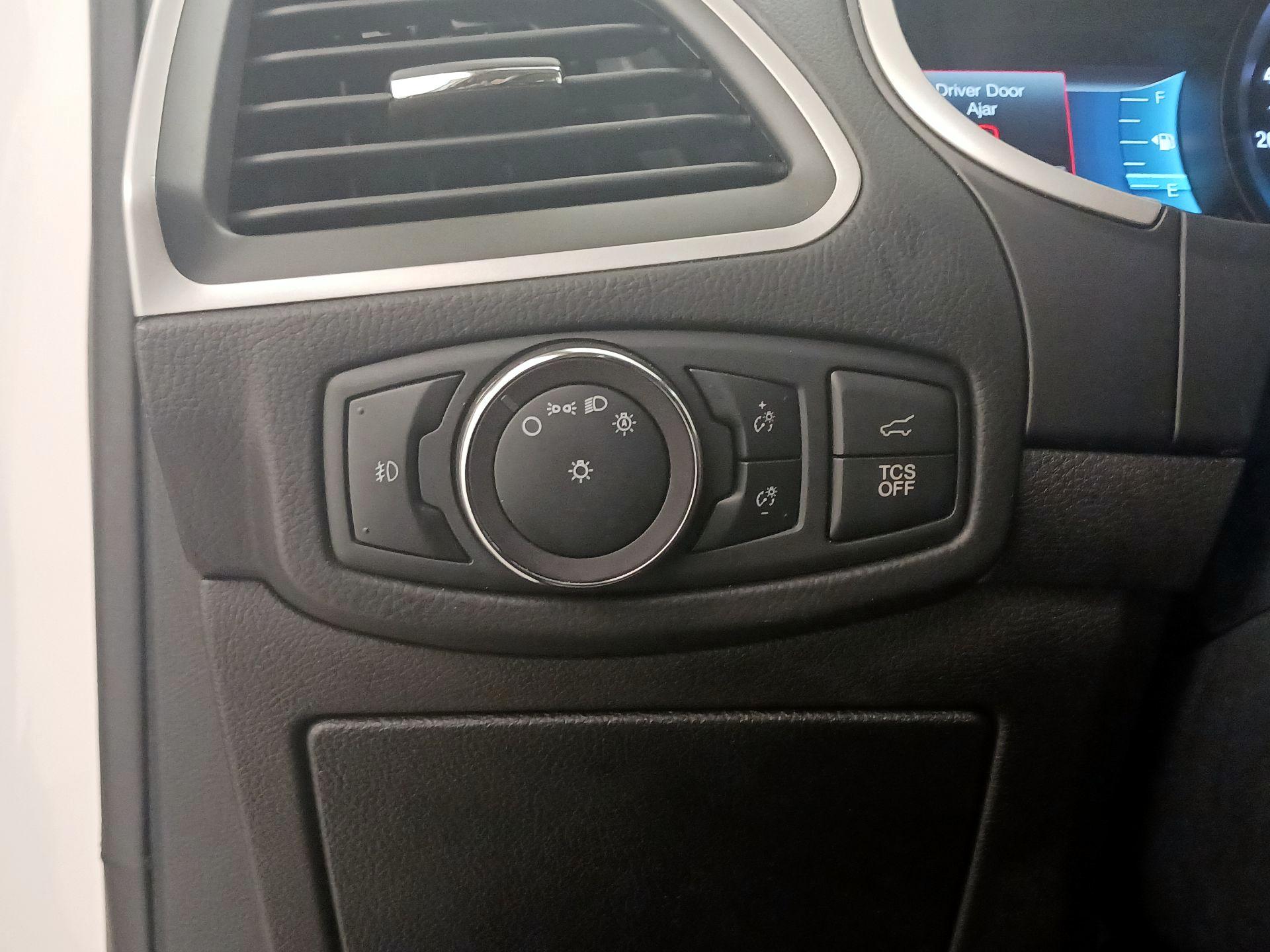 Thumbnail: 2019 Ford Edge - 13