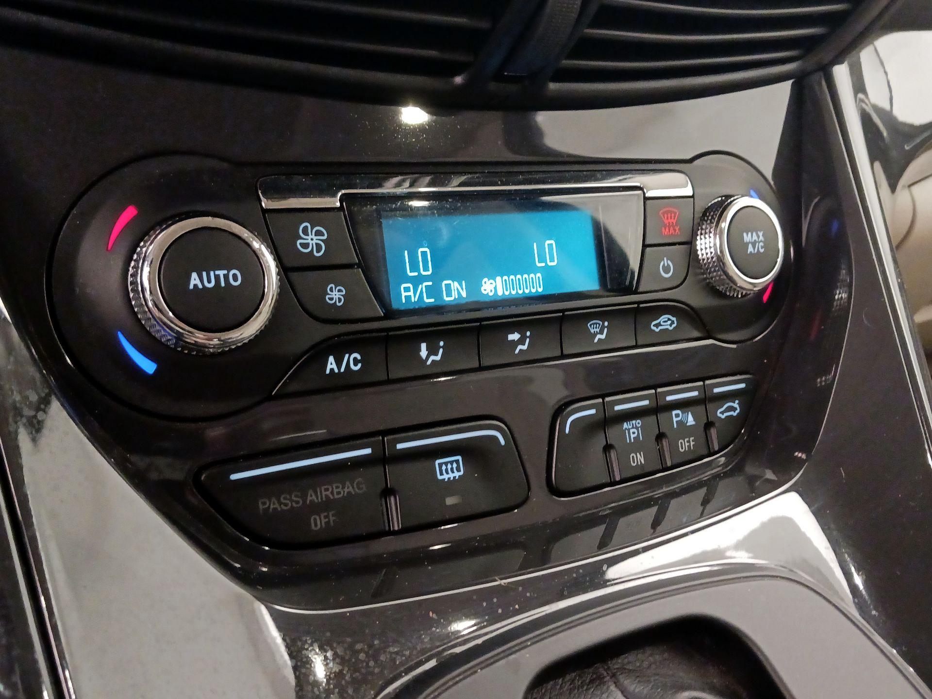 Thumbnail: 2014 Ford Escape - 17