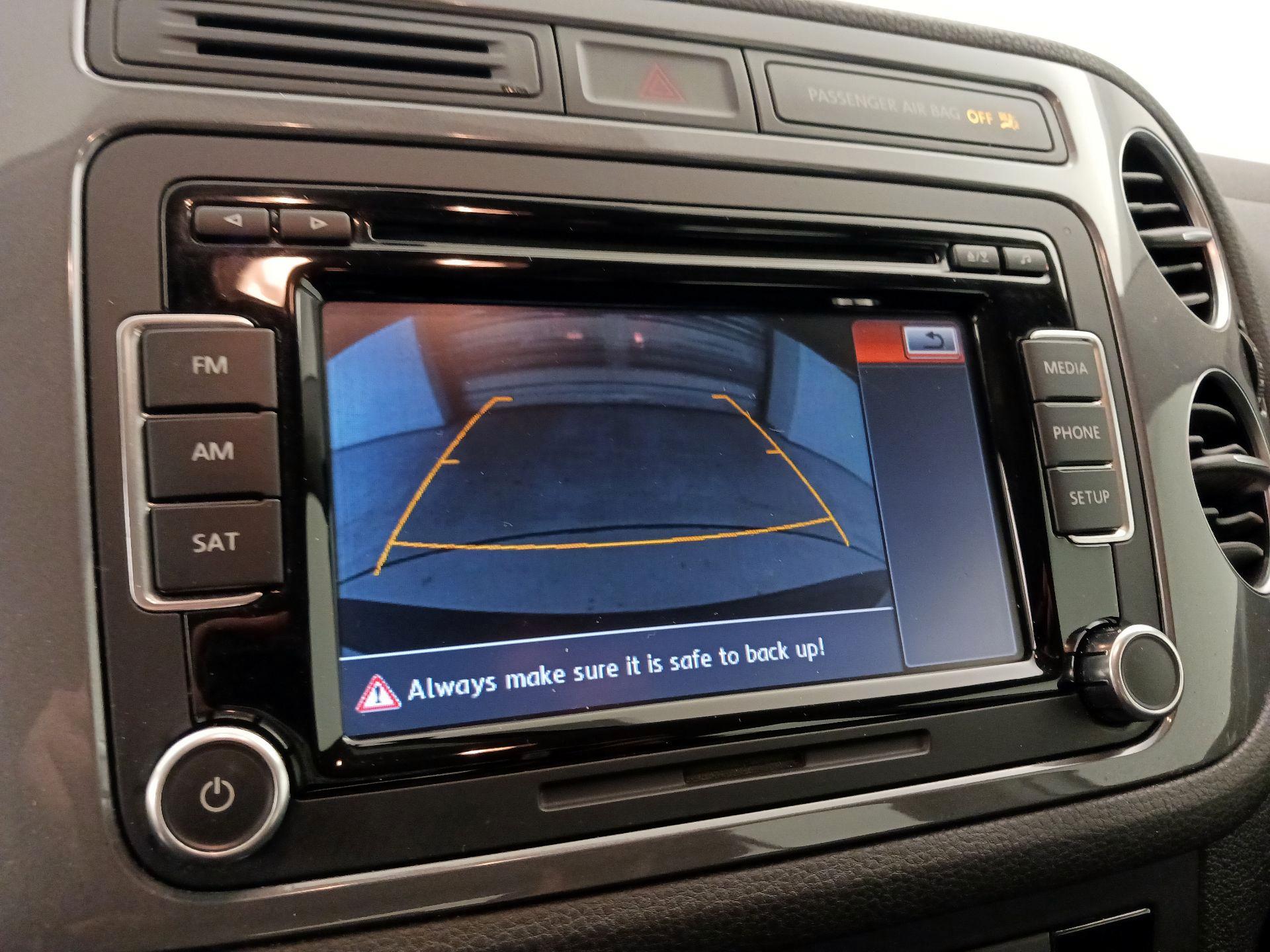Thumbnail: 2015 Volkswagen Tiguan - 14