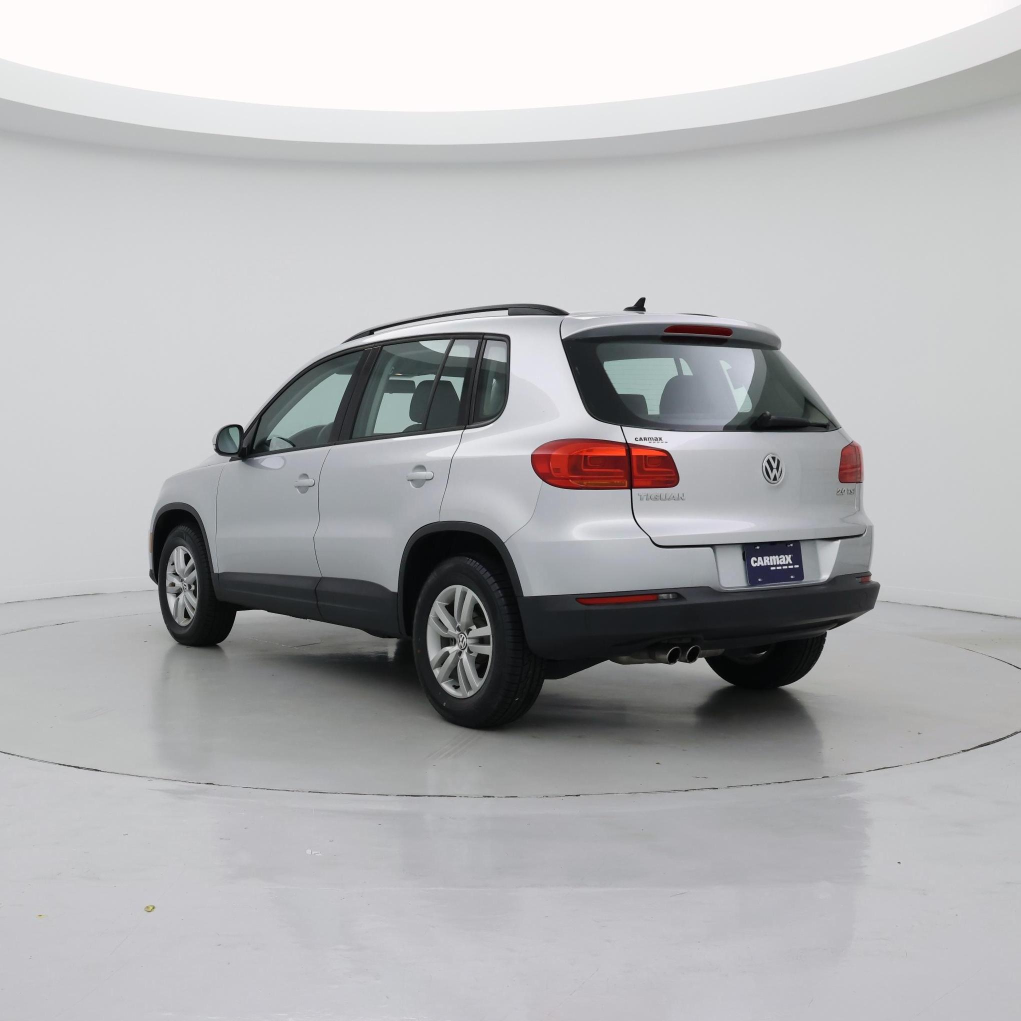 Thumbnail: 2015 Volkswagen Tiguan - 2